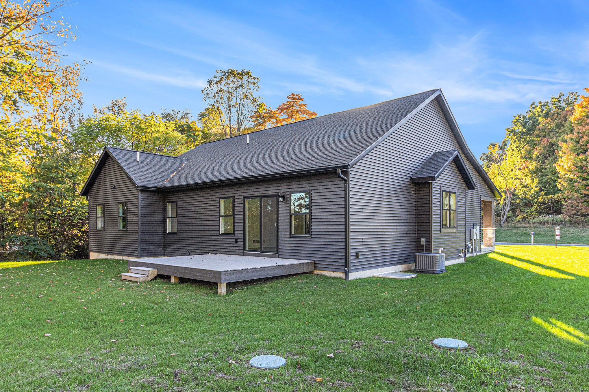 Kalamazoo, Michigan, 49009, United States, 3 Bedrooms Bedrooms, ,2 BathroomsBathrooms,Residential,For Sale,1984437