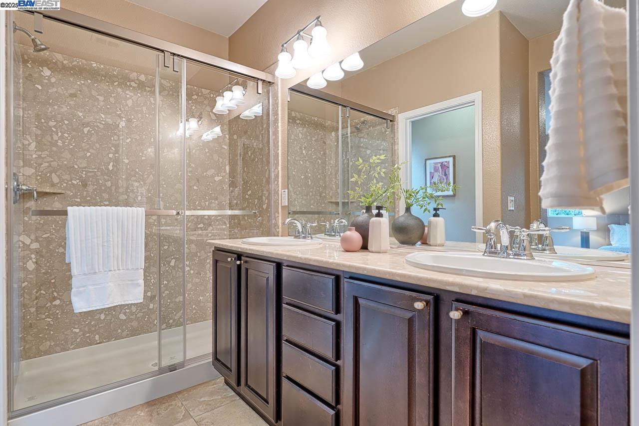 Fremont, California, 94555, United States, 3 Bedrooms Bedrooms, ,3 BathroomsBathrooms,Residential,For Sale,1940973