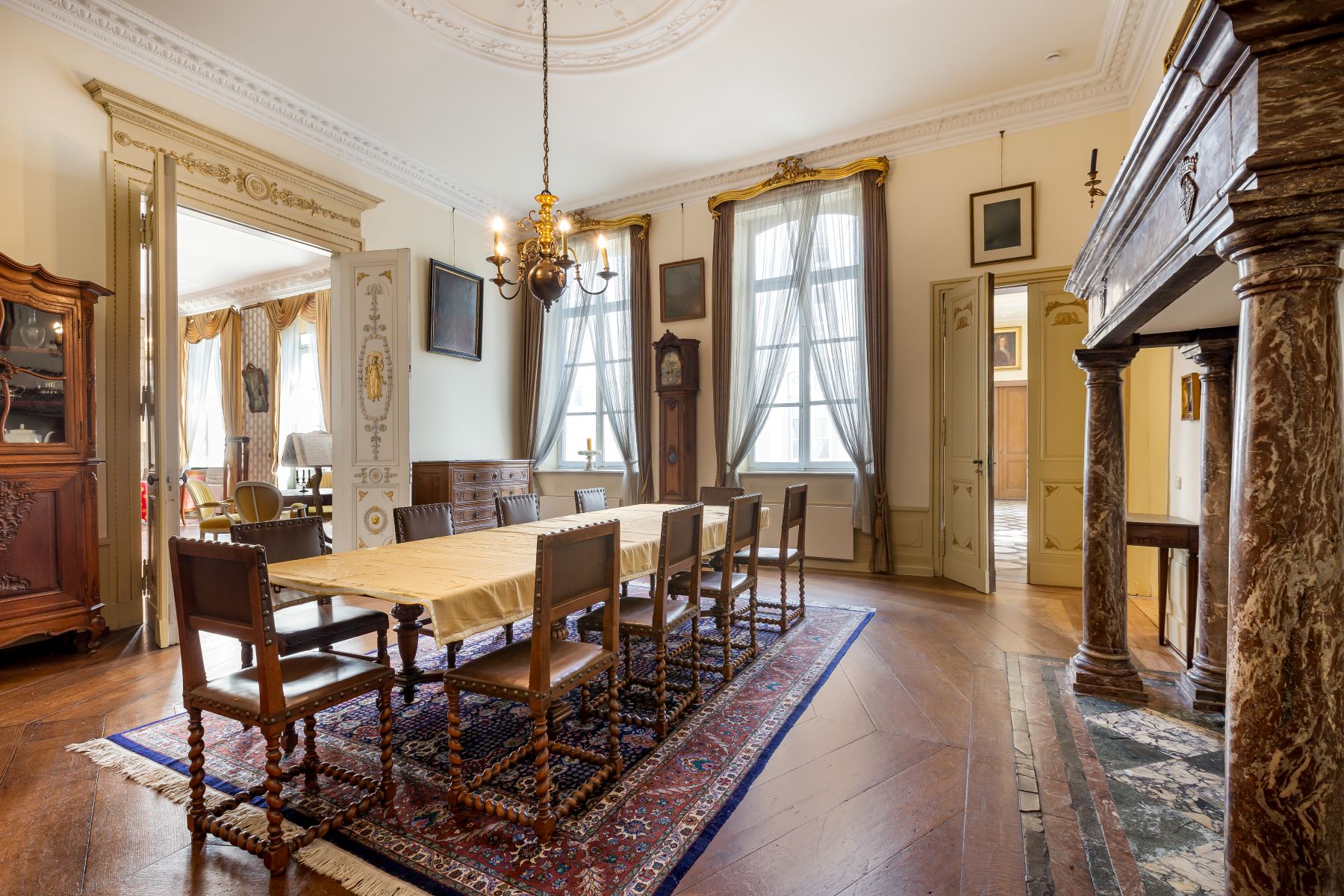  Exceptional Living: Listed Historic Townhouse in the Heart of Aachen - 物件實景