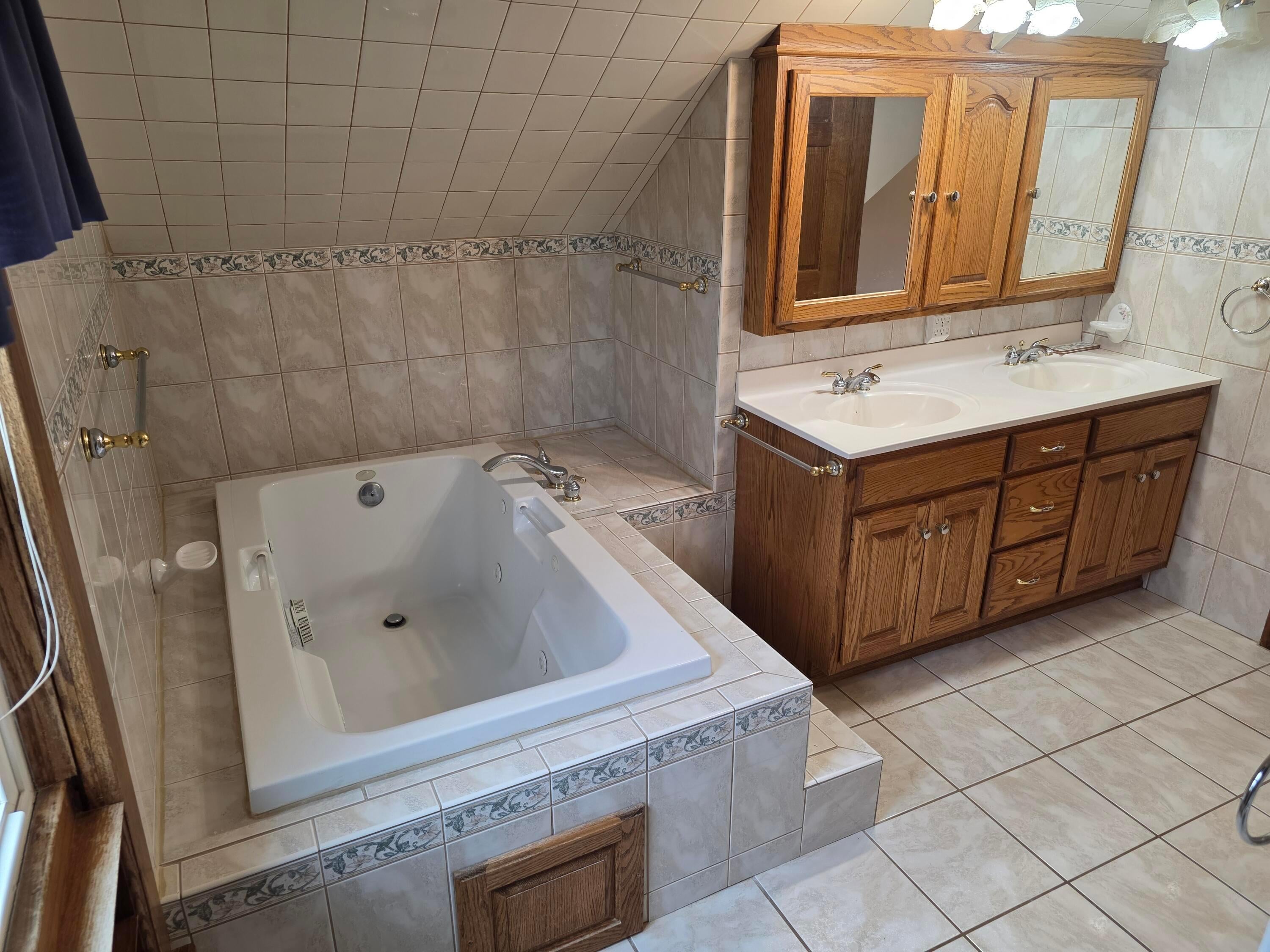 Cardington, Ohio, 43315, United States, 3 Bedrooms Bedrooms, ,2 BathroomsBathrooms,Residential,For Sale,1983191