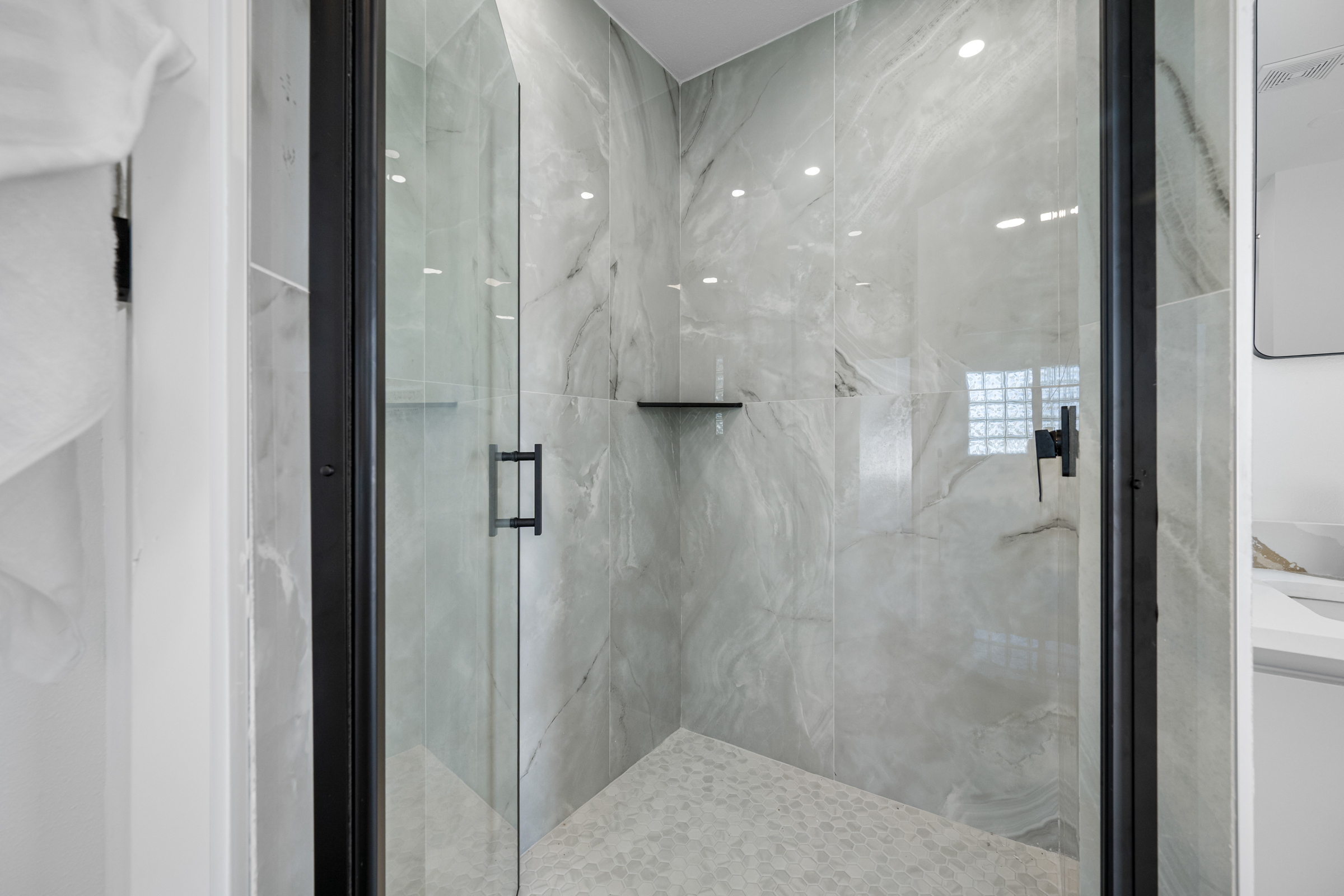 St Petersburg, Florida, 33707, United States, 3 Bedrooms Bedrooms, ,3 BathroomsBathrooms,Residential,For Sale,2017705