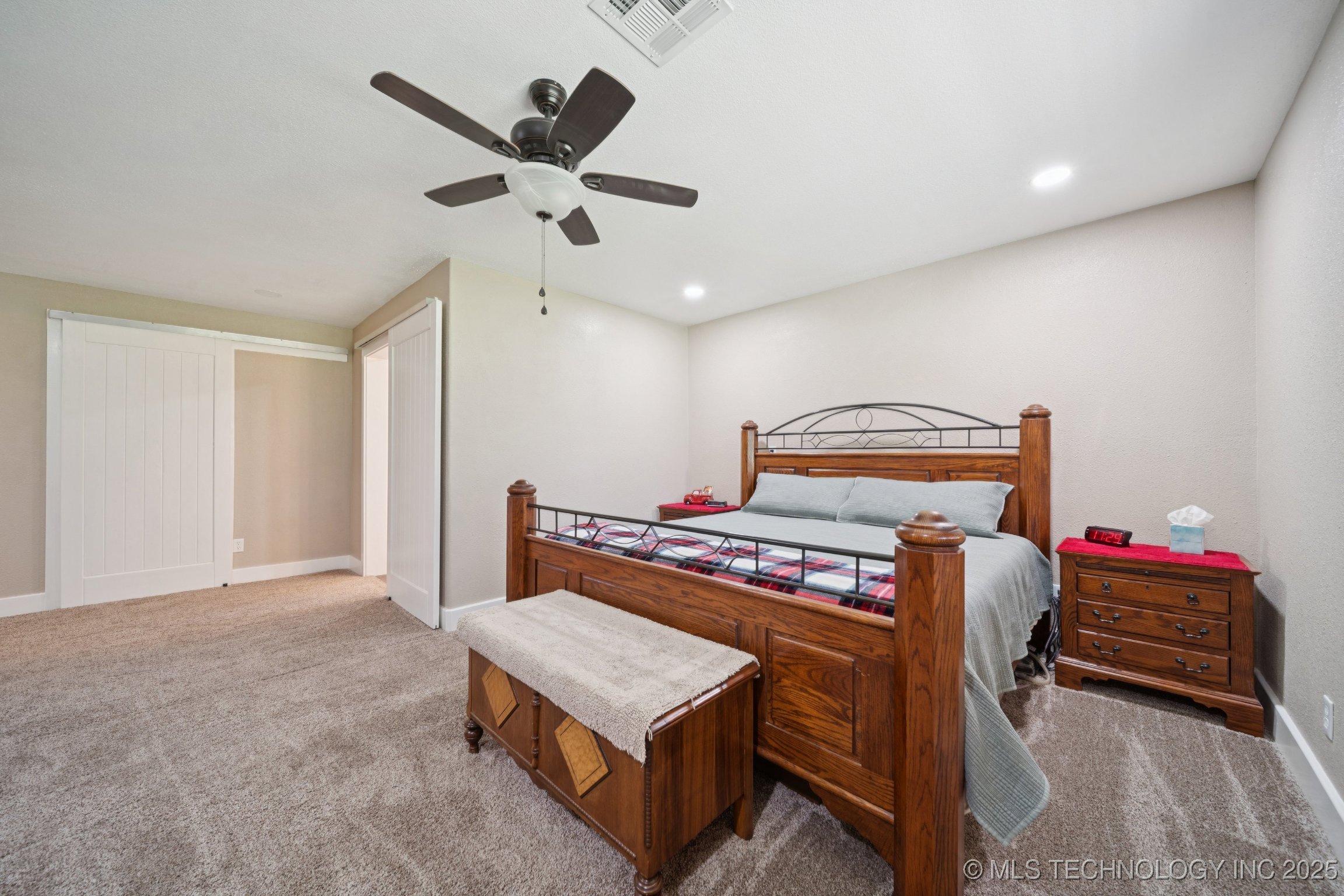 Henryetta, Oklahoma, 74437, United States, 4 Bedrooms Bedrooms, ,4 BathroomsBathrooms,Residential,For Sale,1939303