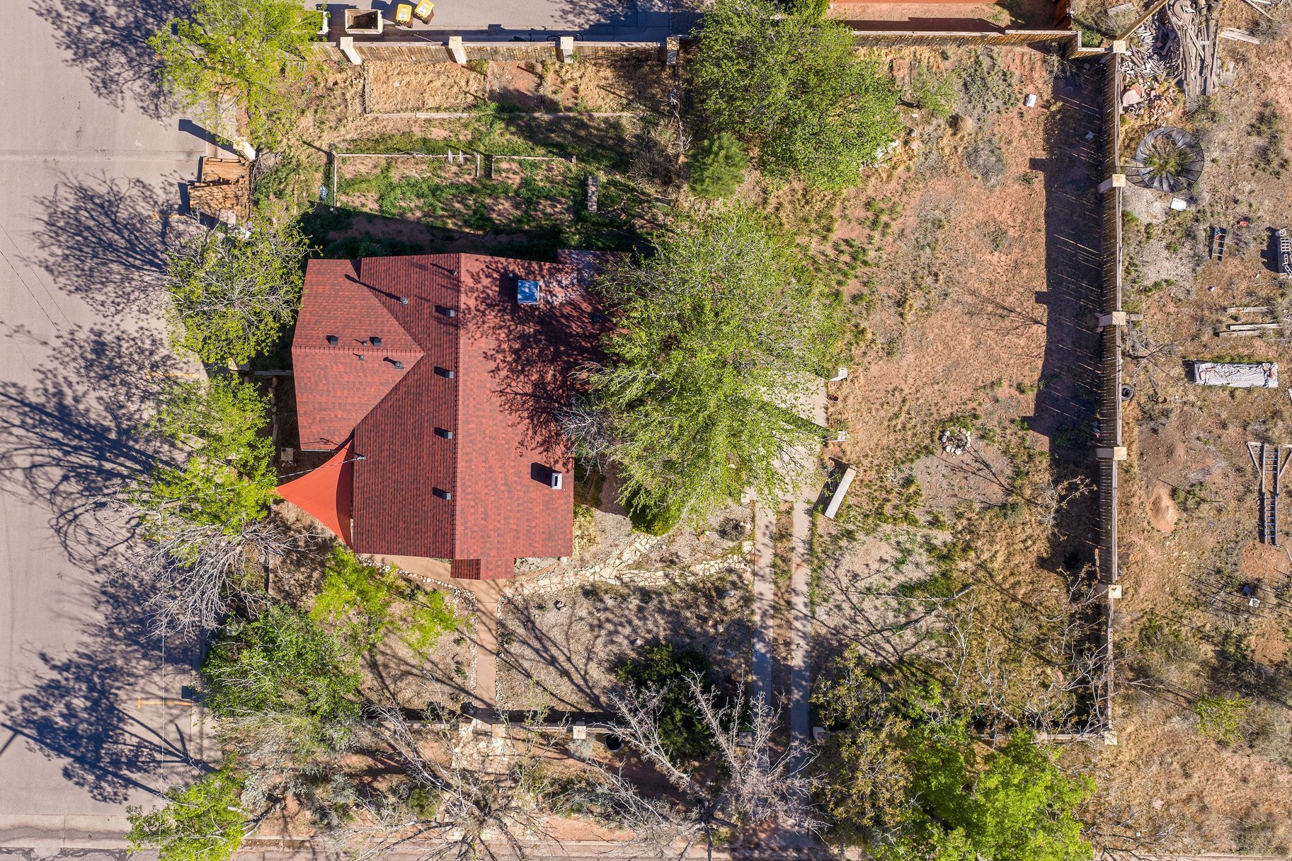  Charming Vintage Home Rich with Character and History - 物件實景