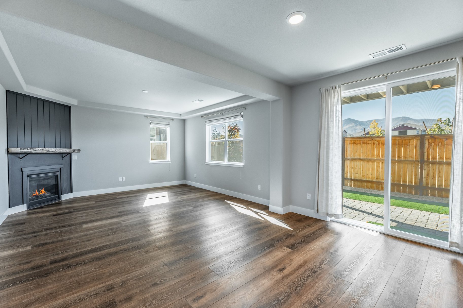  Upgraded Two Story with Unfiltered Peavine Views - 物件實景