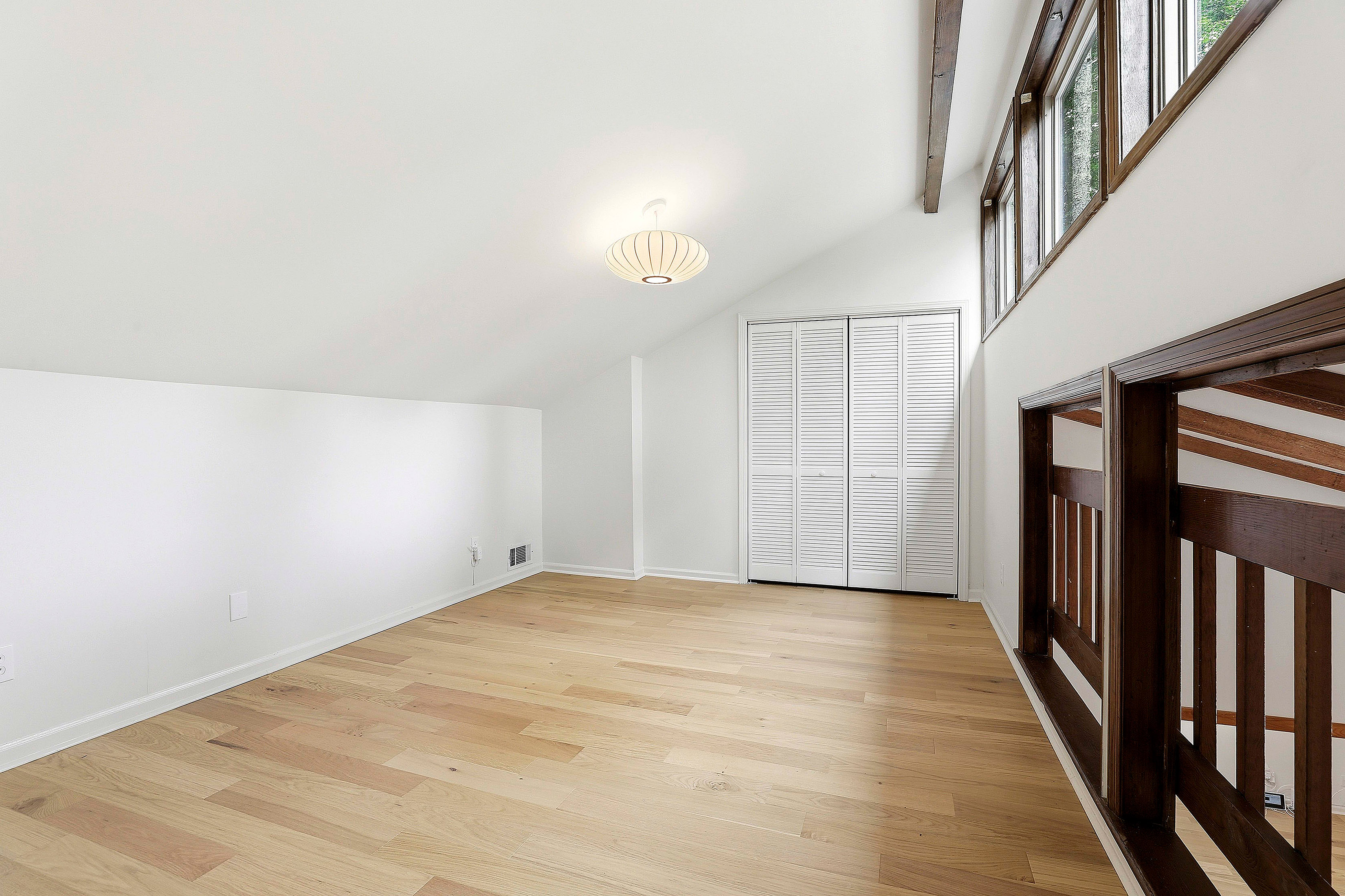  Picture Perfect Home Embodies Mid-century Elegance and Charm - 物件實景