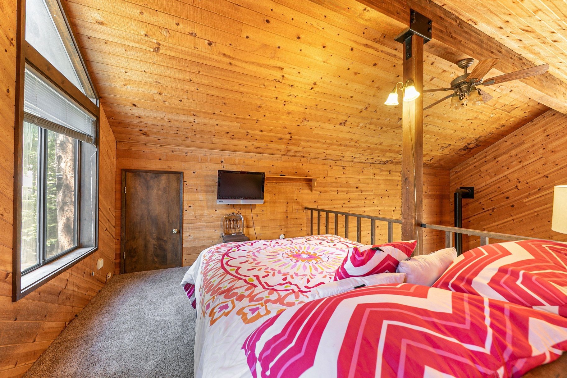  DESIRABLE TAHOE DONNER LOCATION - 物件實景