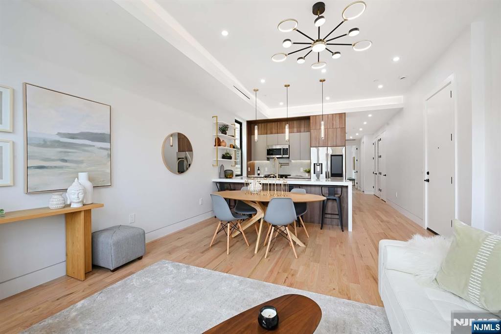 Jersey City, New Jersey, 07305, United States, 3 Bedrooms Bedrooms, ,2 BathroomsBathrooms,Residential,For Sale,1907522