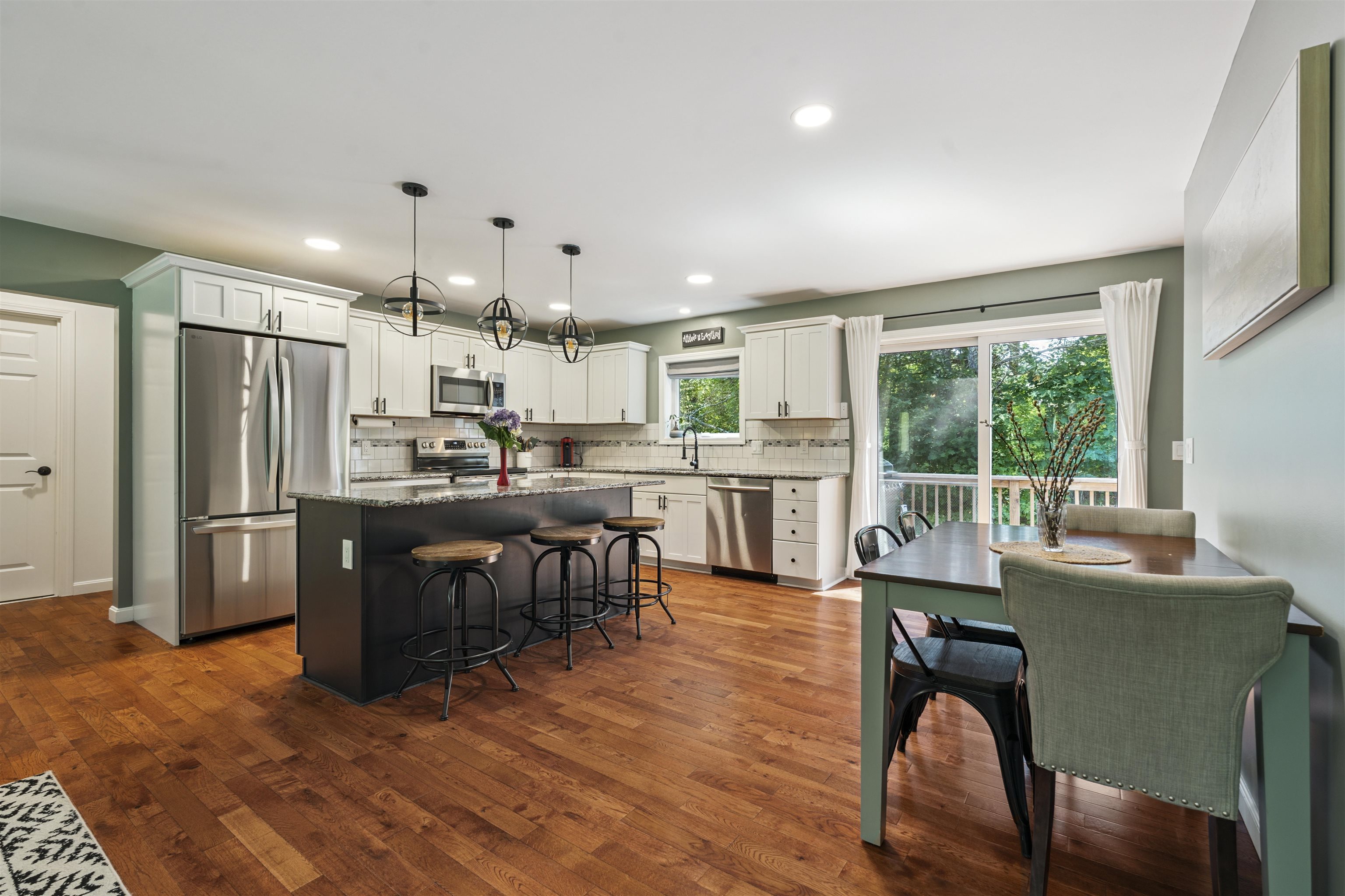 Holderness, New Hampshire, 03245, United States, 3 Bedrooms Bedrooms, ,2 BathroomsBathrooms,Residential,For Sale,1918284