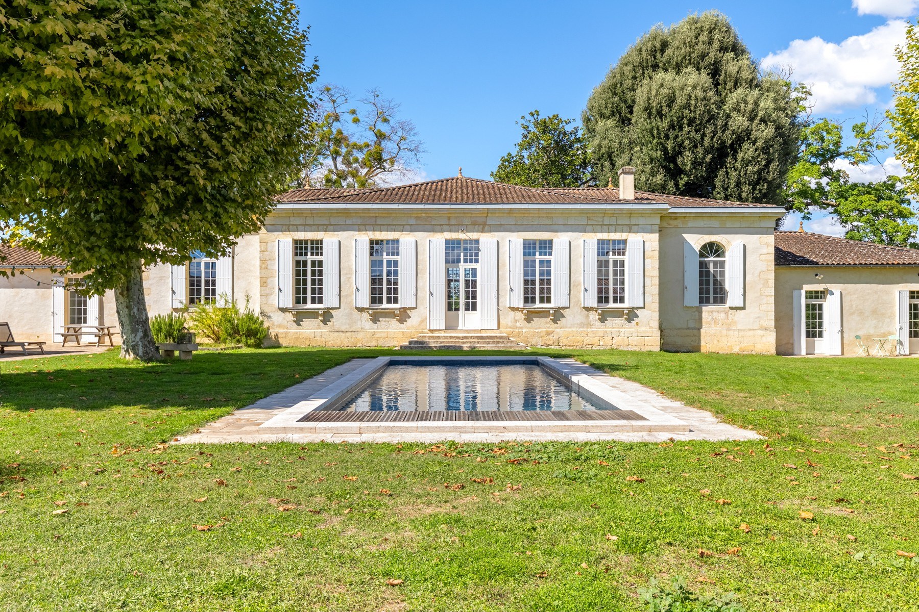  STUNNING COUNTRYSIDE PROPERTY - 30MN FROM BORDEAUX - SWIMMING POOL - GARAGES - … - 物件實景