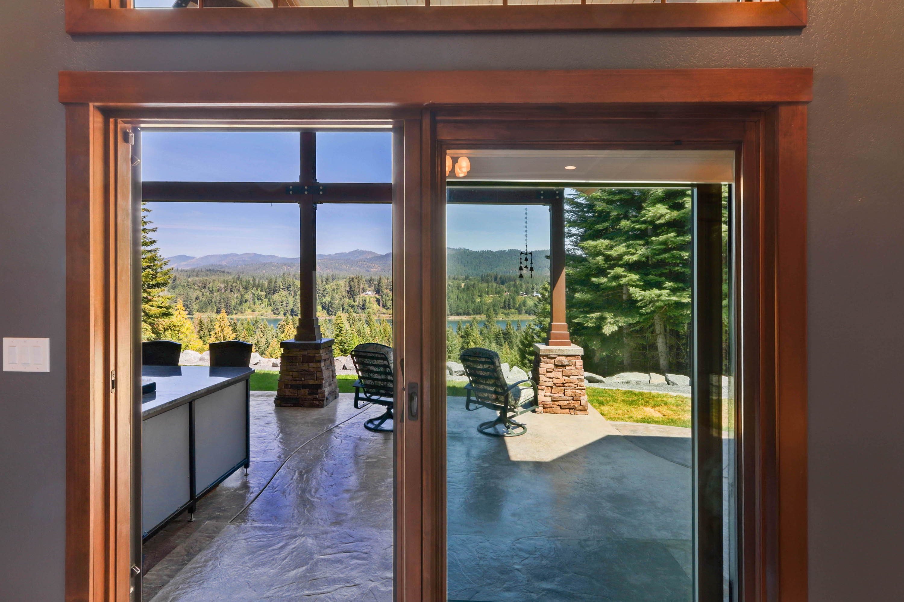 Priest River, Idaho, 83856, United States, 4 Bedrooms Bedrooms, ,5 BathroomsBathrooms,Residential,For Sale,1921614