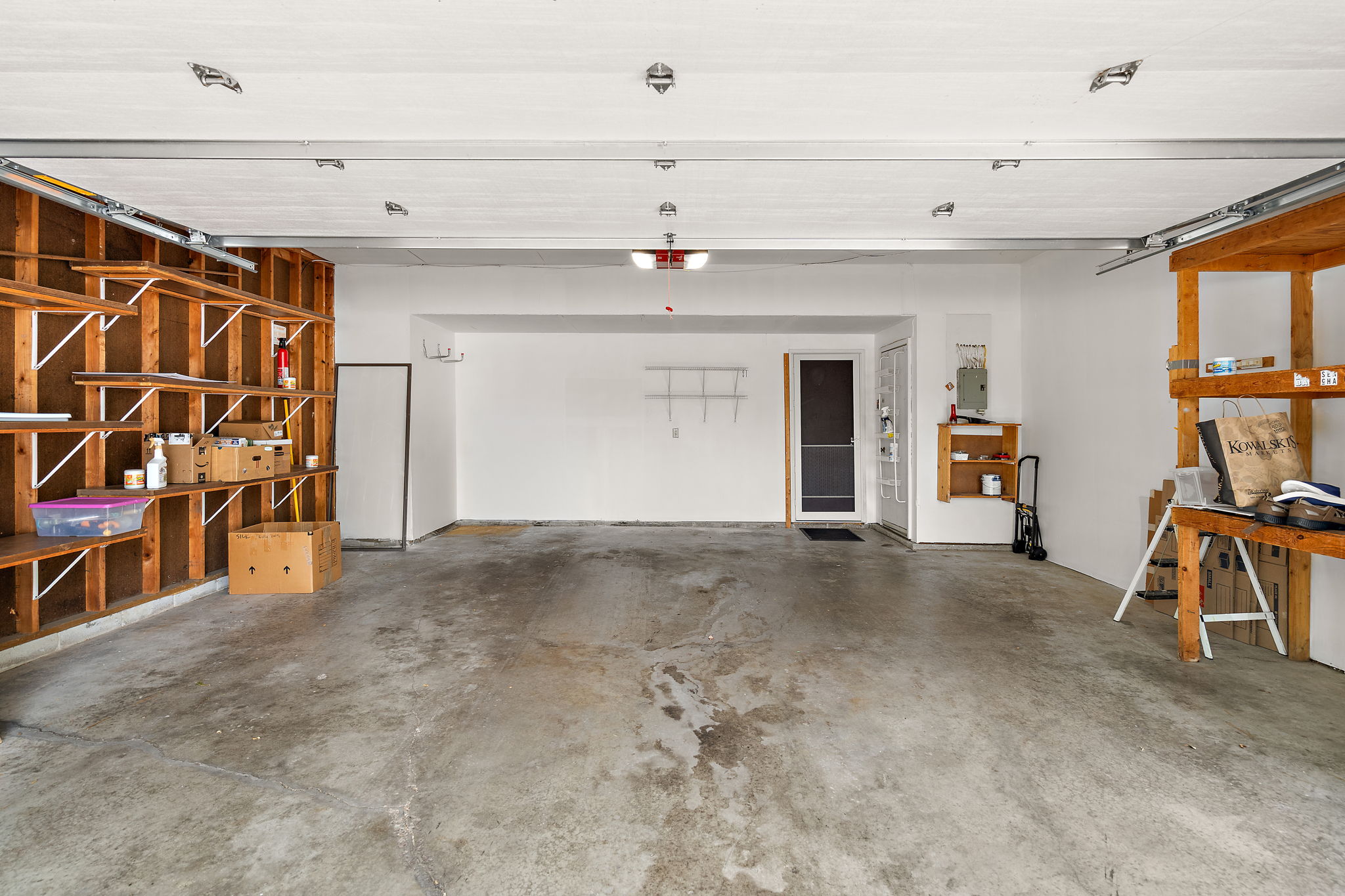  Light-Filled Loft in Desirable Woodbury - 物件實景