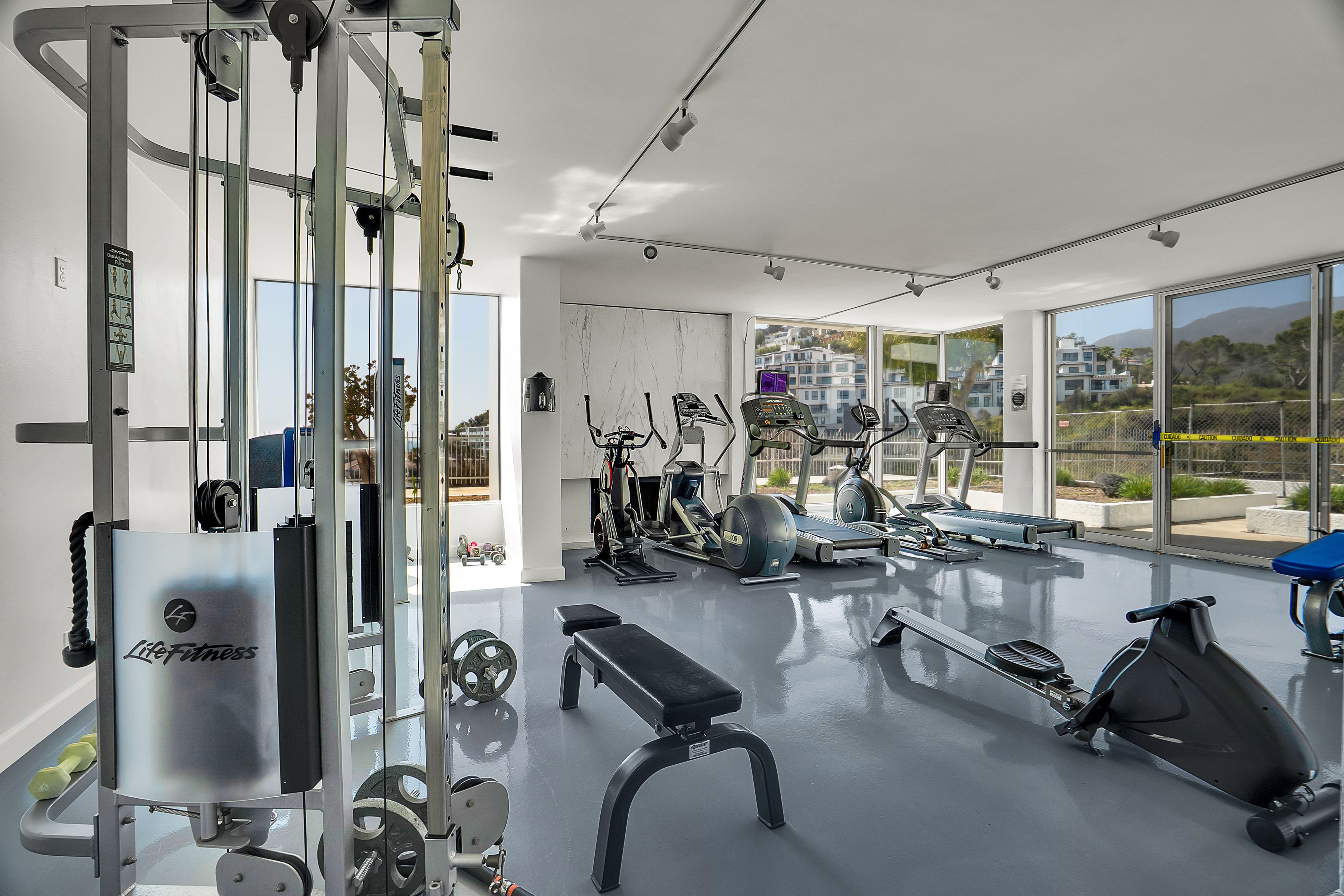  17352 W Sunset Blvd - 物件實景