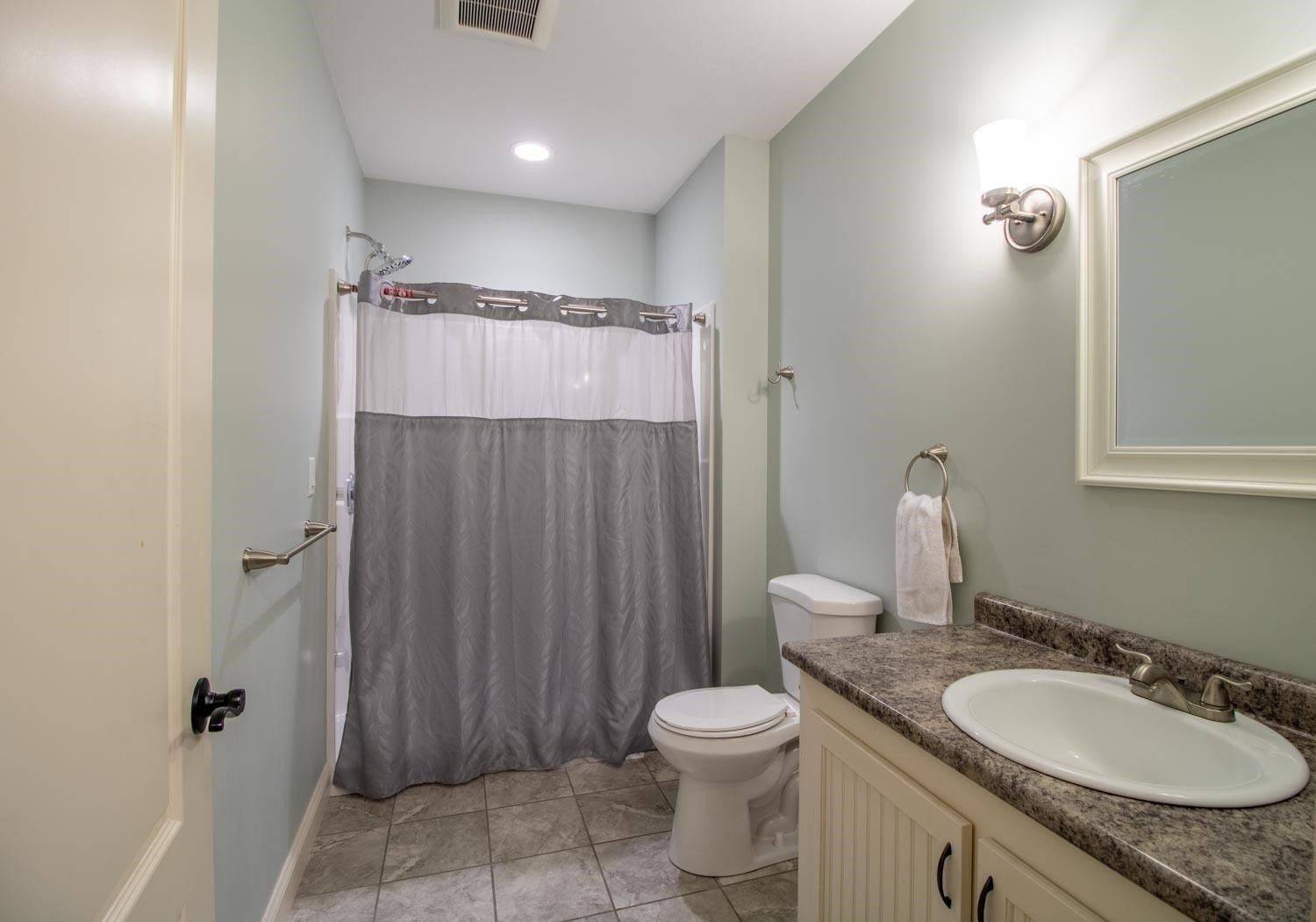 Barton, Vermont, 05822, United States, 6 Bedrooms Bedrooms, ,3 BathroomsBathrooms,Residential,For Sale,1943519