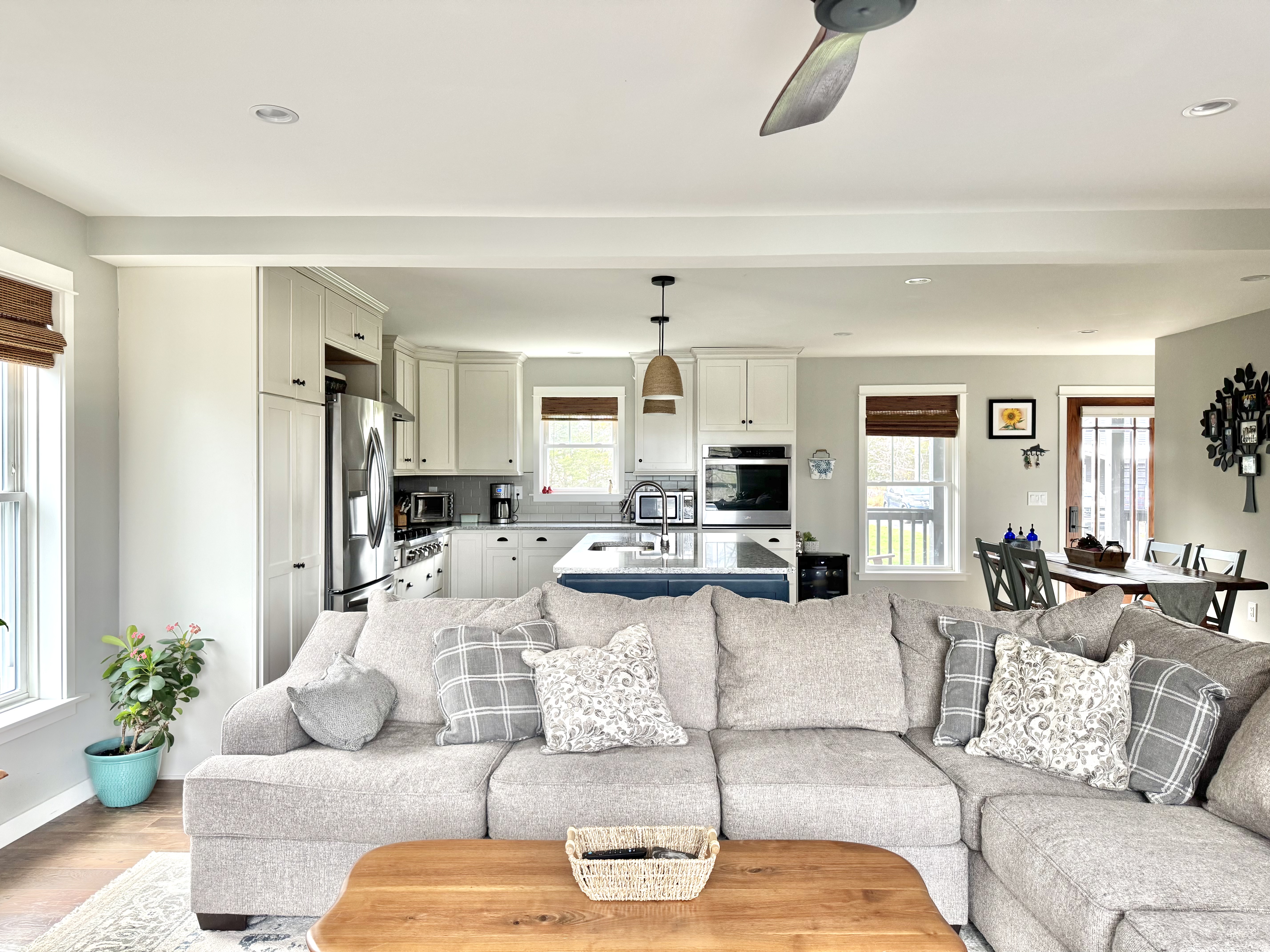 Athens, New York, 12015, United States, 3 Bedrooms Bedrooms, ,3 BathroomsBathrooms,Residential,For Sale,1995415