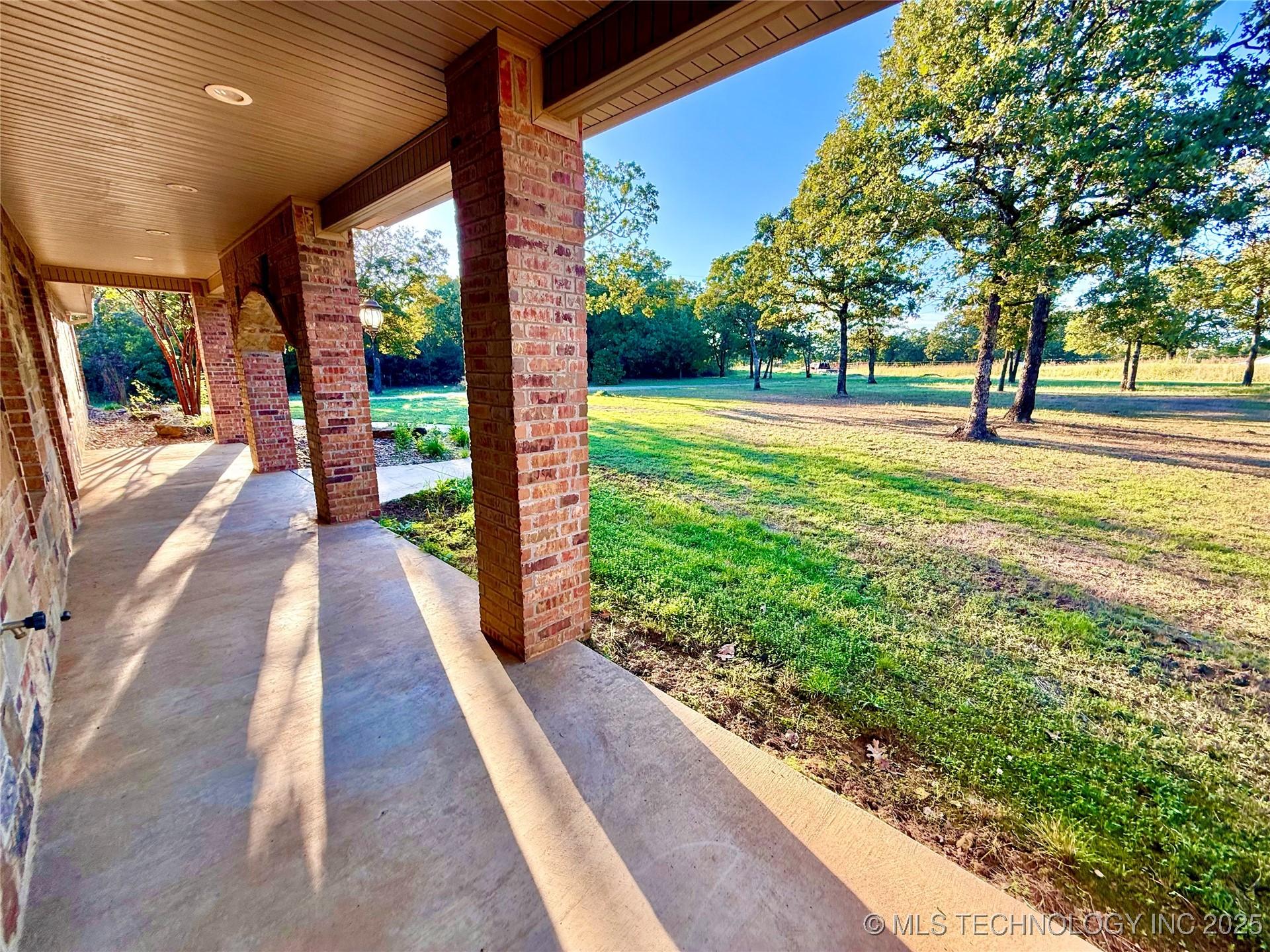 Checotah, Oklahoma, 74426, United States, 4 Bedrooms Bedrooms, ,4 BathroomsBathrooms,Residential,For Sale,1980942