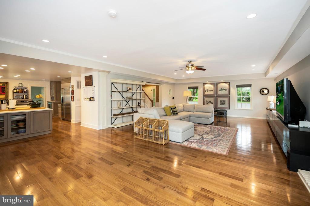 Fredericksburg, Virginia, 22405, United States, 5 Bedrooms Bedrooms, ,5 BathroomsBathrooms,Residential,For Sale,1825163