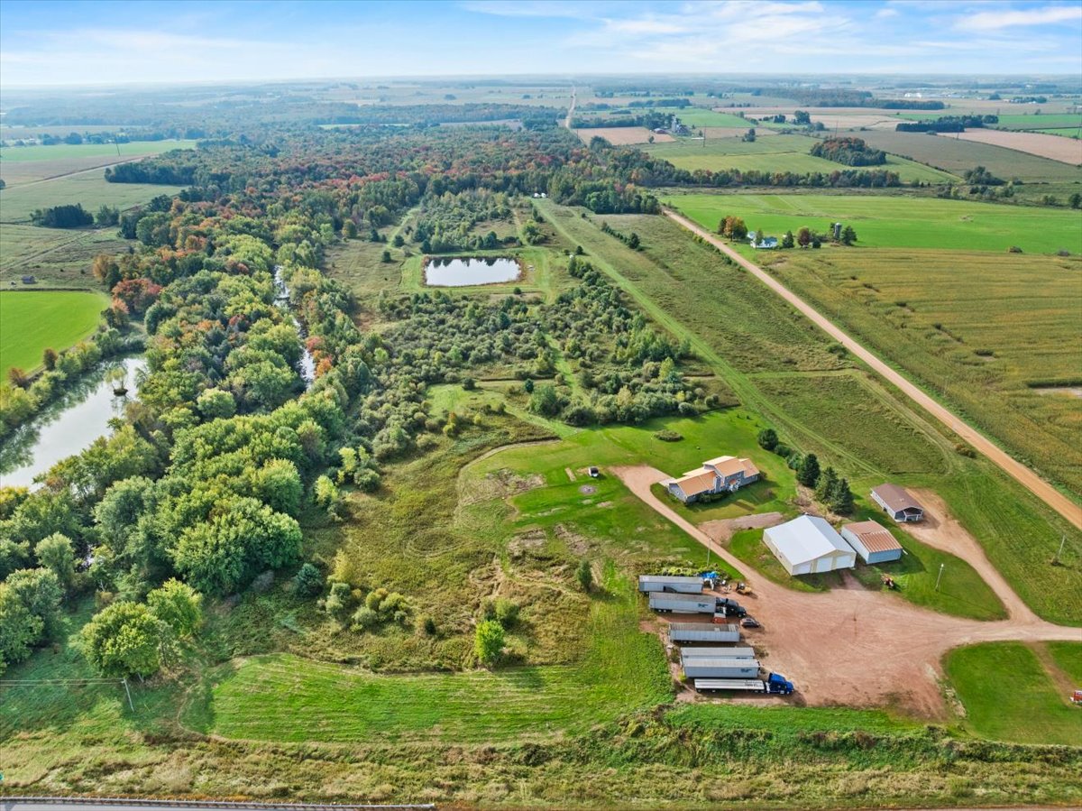 Abbotsford, Wisconsin, 54405, United States, 4 Bedrooms Bedrooms, ,4 BathroomsBathrooms,Residential,For Sale,1977625