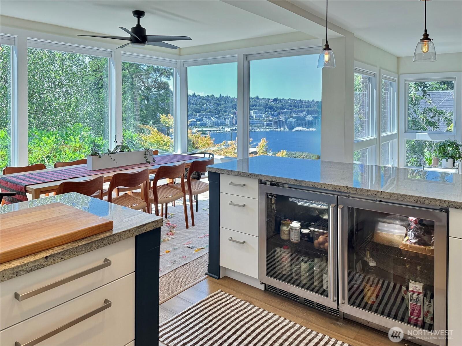 SEATTLE, Washington, 98102, United States, 2 Bedrooms Bedrooms, ,3 BathroomsBathrooms,Residential,For Sale,1901713