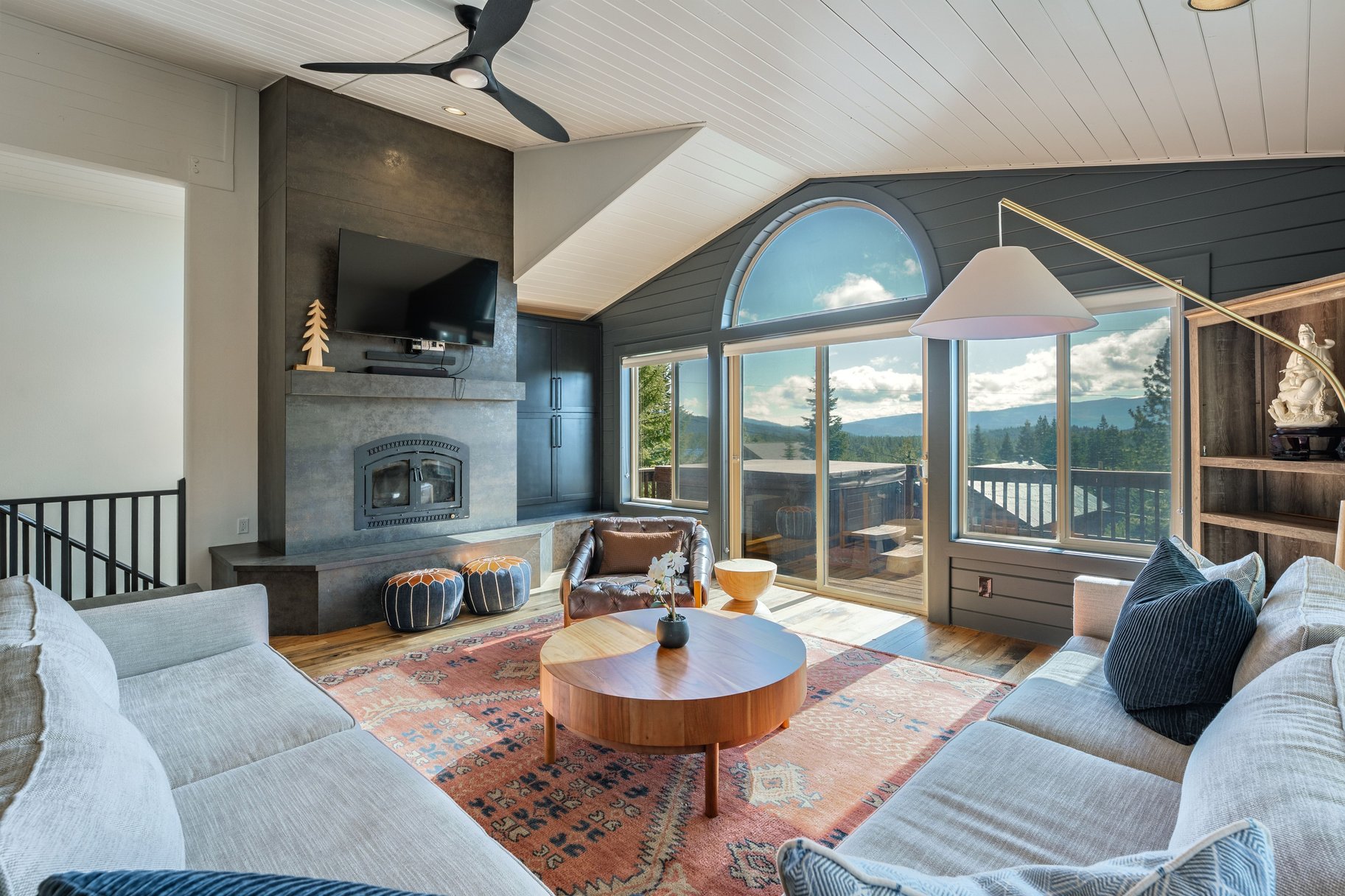  Modern Tahoe Donner Retreat with Panoramic Mountain Views & Elevated Living - 物件實景