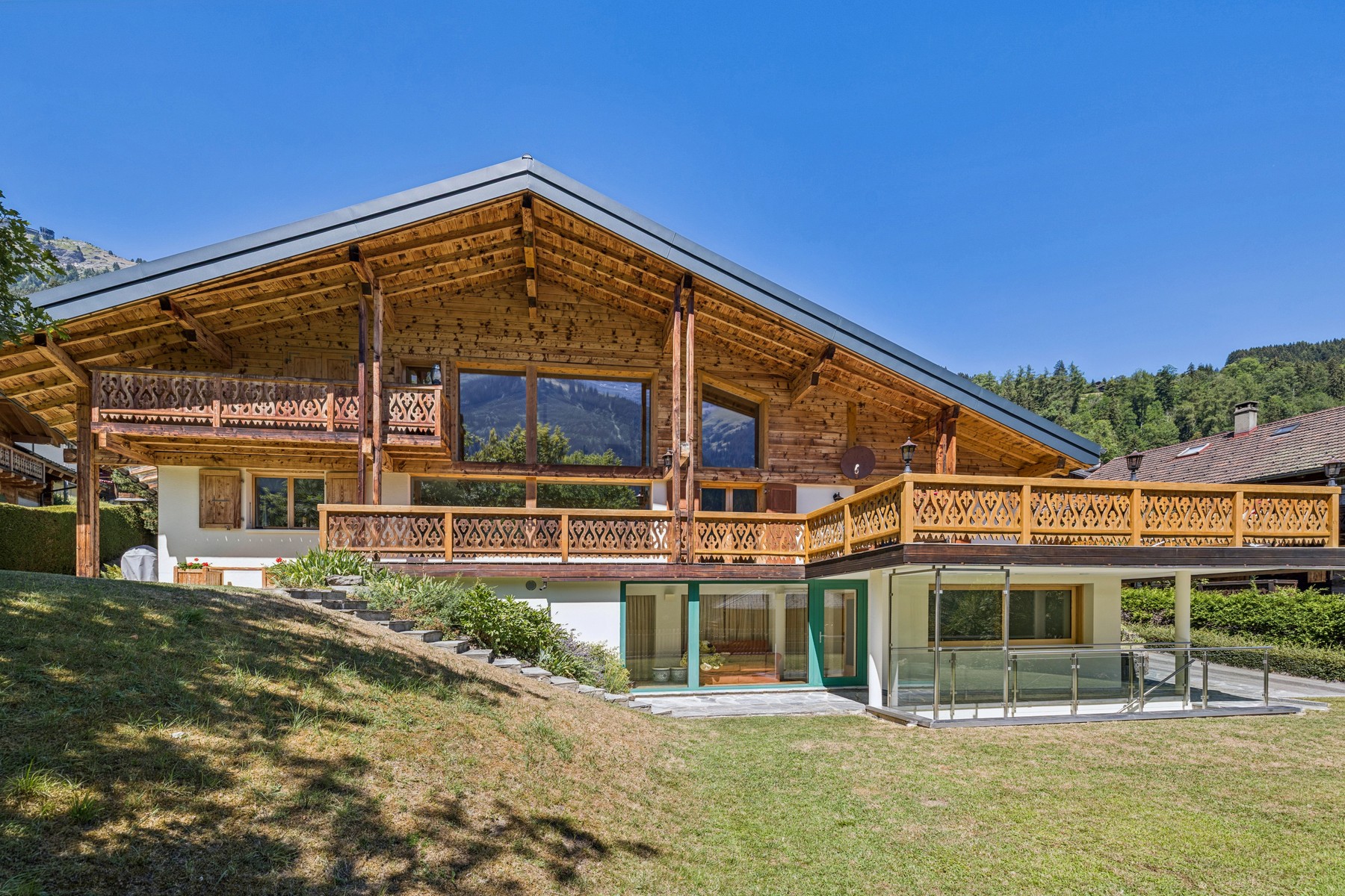  EXCLUSIVE - UNIQUE CHALET - VILLAGE CENTER on 2,000 m² of land - 物件實景