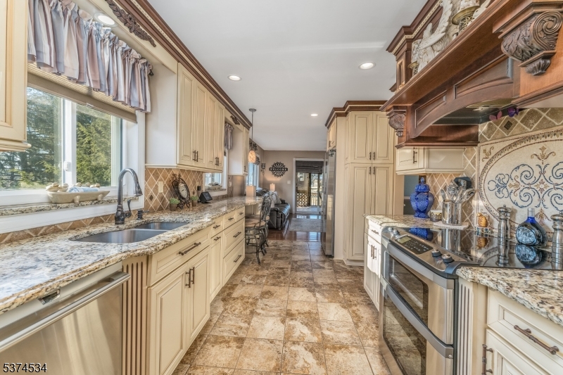 Readington Twp., New Jersey, 08853, United States, 3 Bedrooms Bedrooms, ,3 BathroomsBathrooms,Residential,For Sale,1903743
