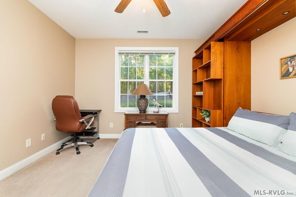 Boydton, Virginia, 23917, United States, 5 Bedrooms Bedrooms, ,4 BathroomsBathrooms,Residential,For Sale,1991597