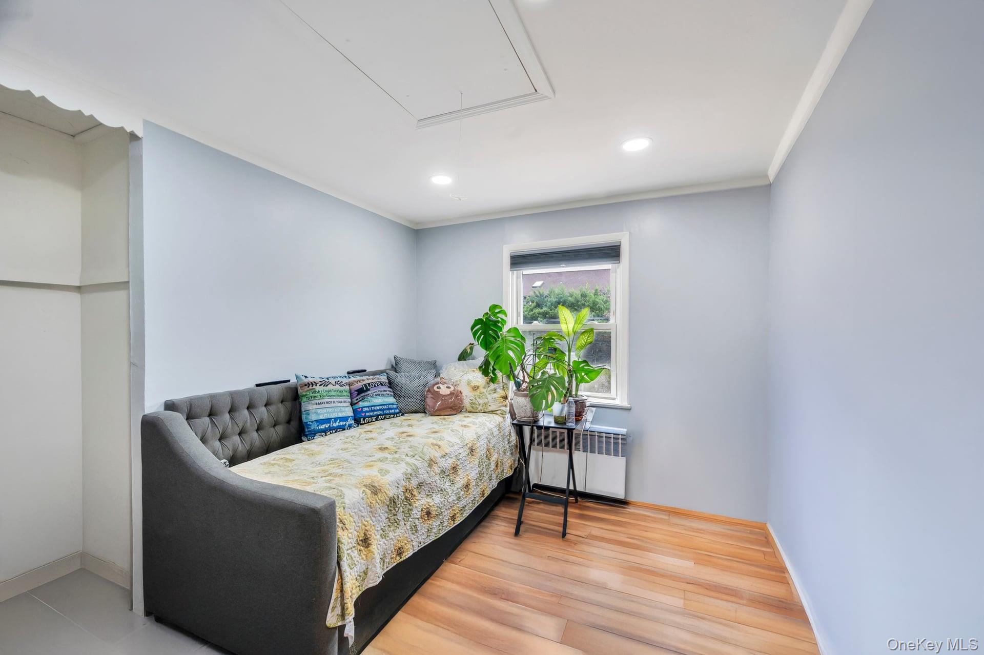 Freeport, New York, 11520, United States, 3 Bedrooms Bedrooms, ,2 BathroomsBathrooms,Residential,For Sale,1998348