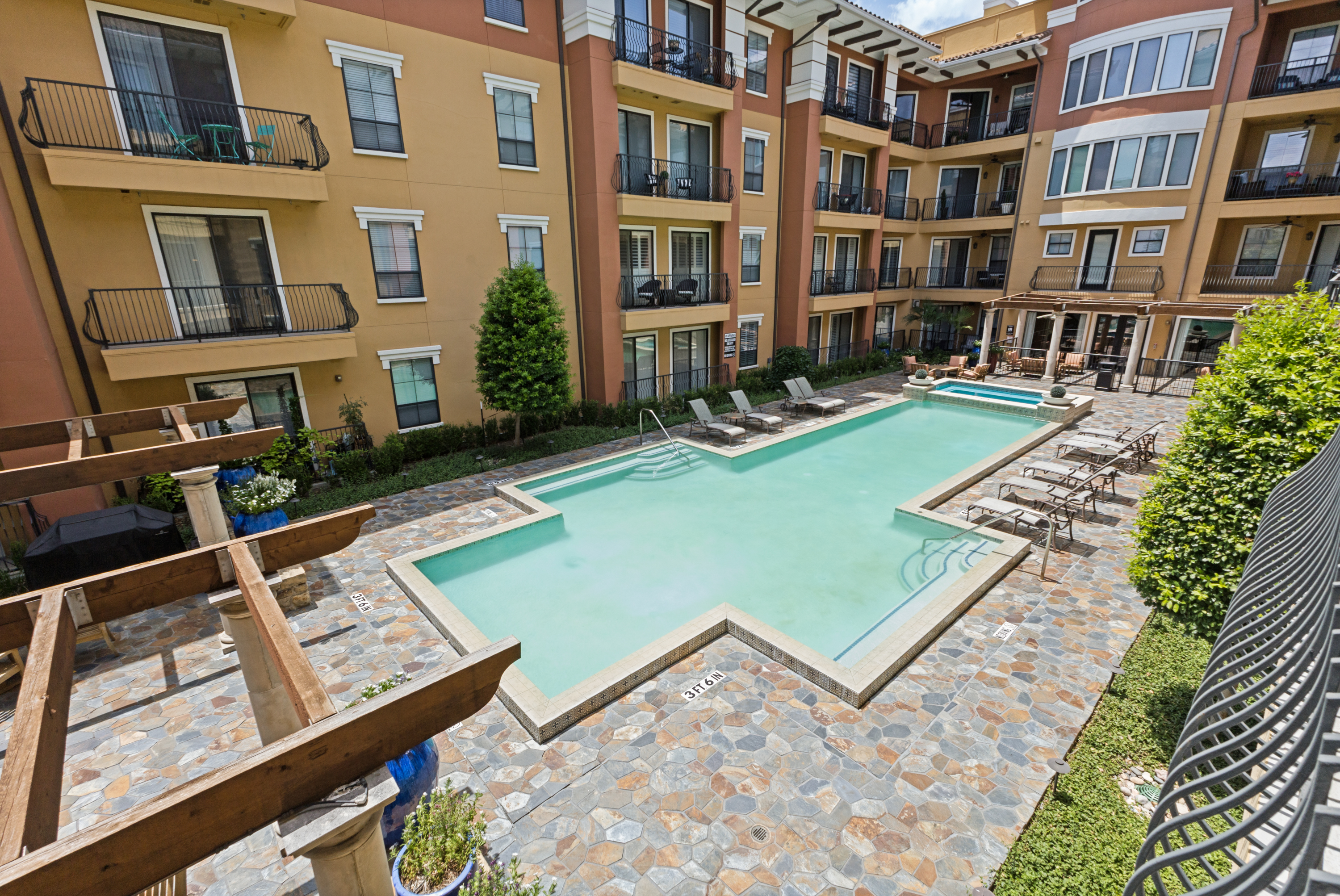  Charming Sorrento Condominium Overlooking the Resort-Style Pool - 物件實景