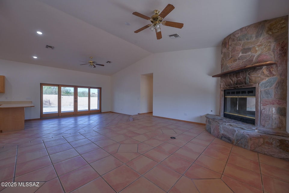 Tucson, Arizona, 85747, United States, 4 Bedrooms Bedrooms, ,4 BathroomsBathrooms,Residential,For Sale,1978909