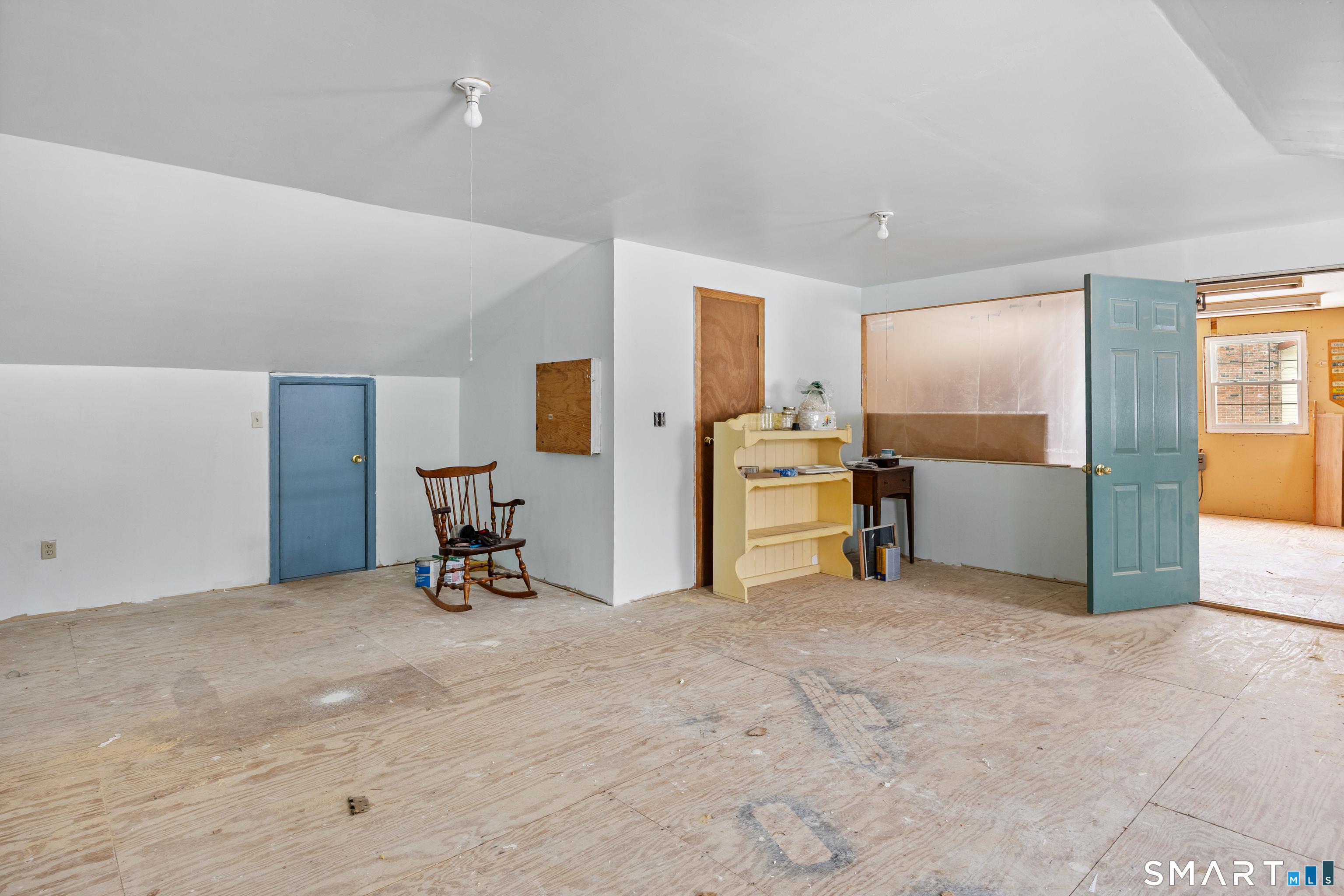 Southington, Connecticut, 06489, United States, 5 Bedrooms Bedrooms, ,3 BathroomsBathrooms,Residential,For Sale,2007439