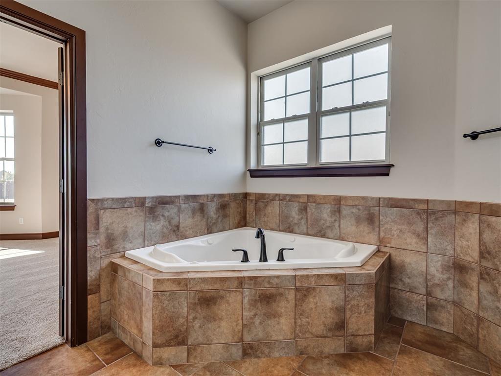 Norman, Oklahoma, 73071, United States, 6 Bedrooms Bedrooms, ,5 BathroomsBathrooms,Residential,For Sale,1978208