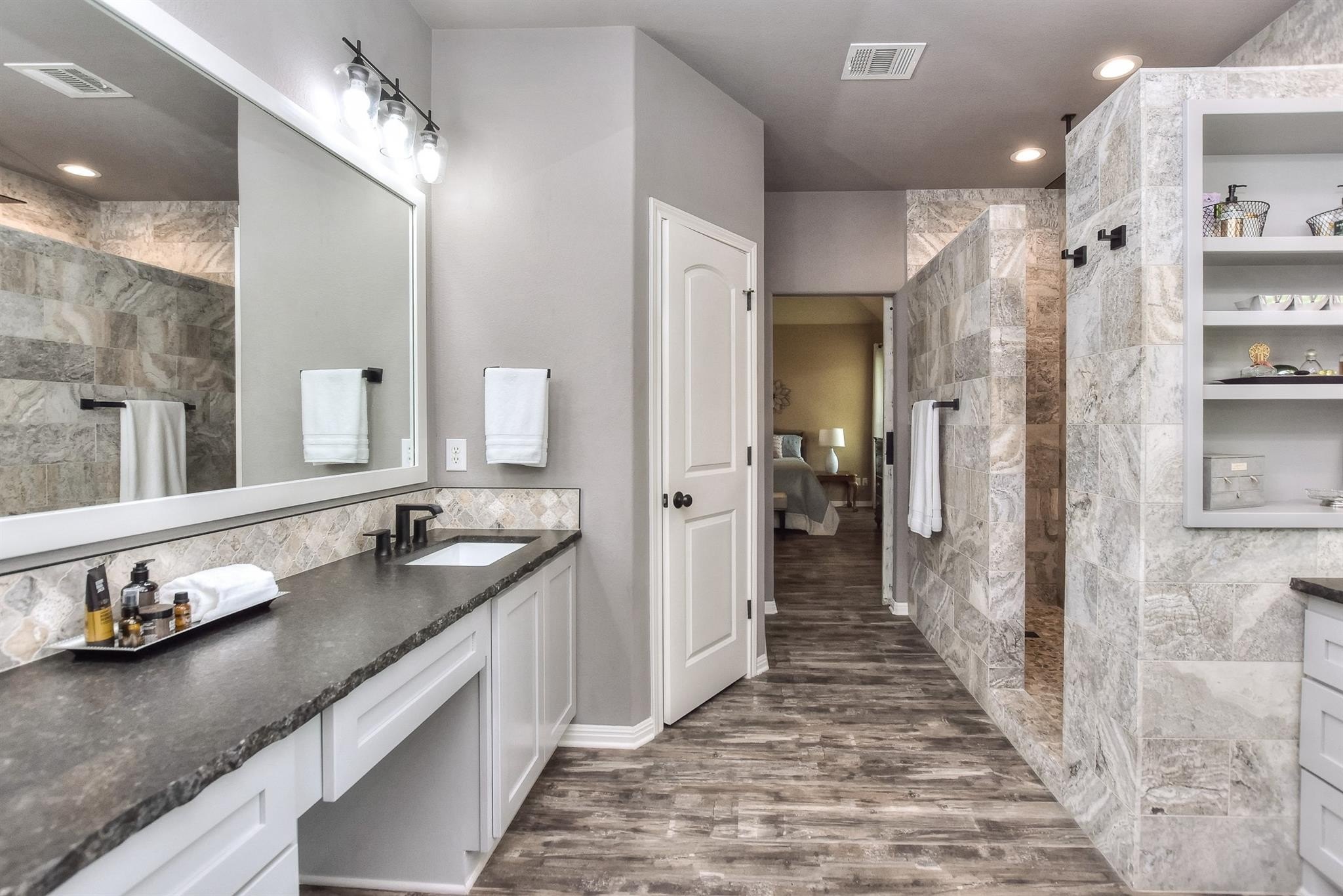 Georgetown, Texas, 78628, United States, 4 Bedrooms Bedrooms, ,3 BathroomsBathrooms,Residential,For Sale,1980870