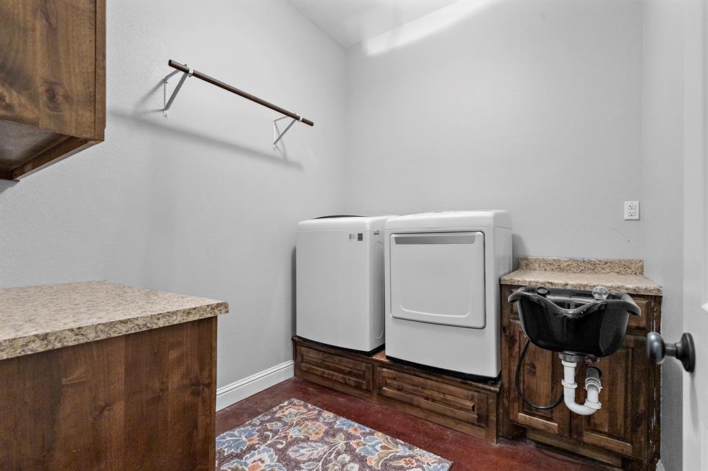 Mabank, Texas, 75147, United States, 3 Bedrooms Bedrooms, ,3 BathroomsBathrooms,Residential,For Sale,1713572