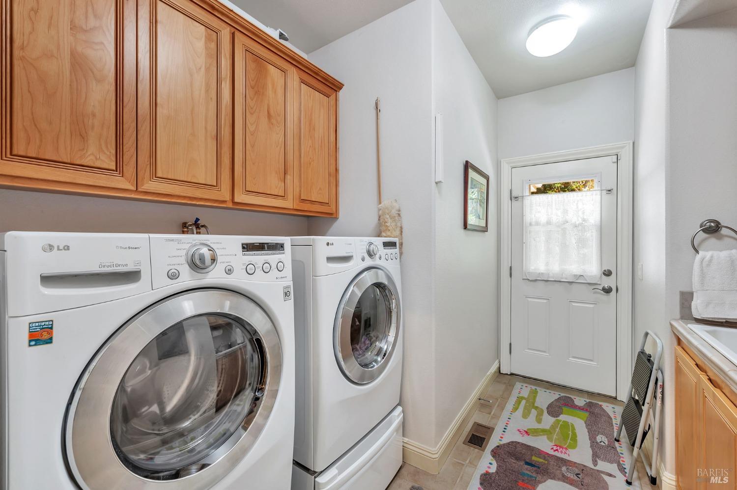 Sebastopol, California, 95472, United States, 4 Bedrooms Bedrooms, ,3 BathroomsBathrooms,Residential,For Sale,1989317