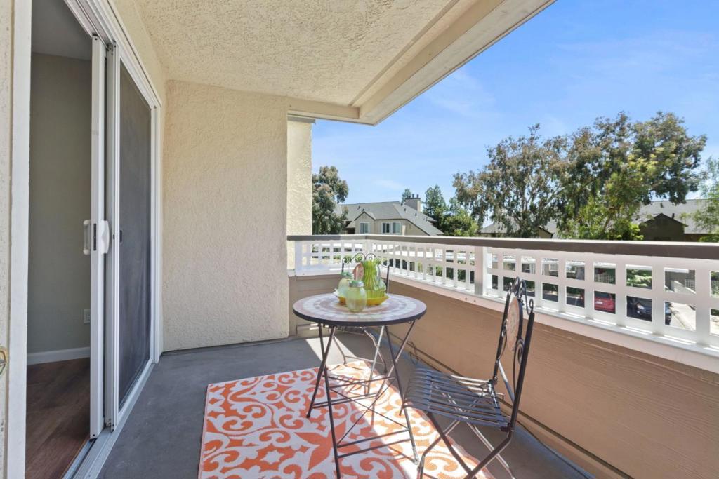 Hayward, California, 94544, United States, 2 Bedrooms Bedrooms, ,2 BathroomsBathrooms,Residential,For Sale,1983988