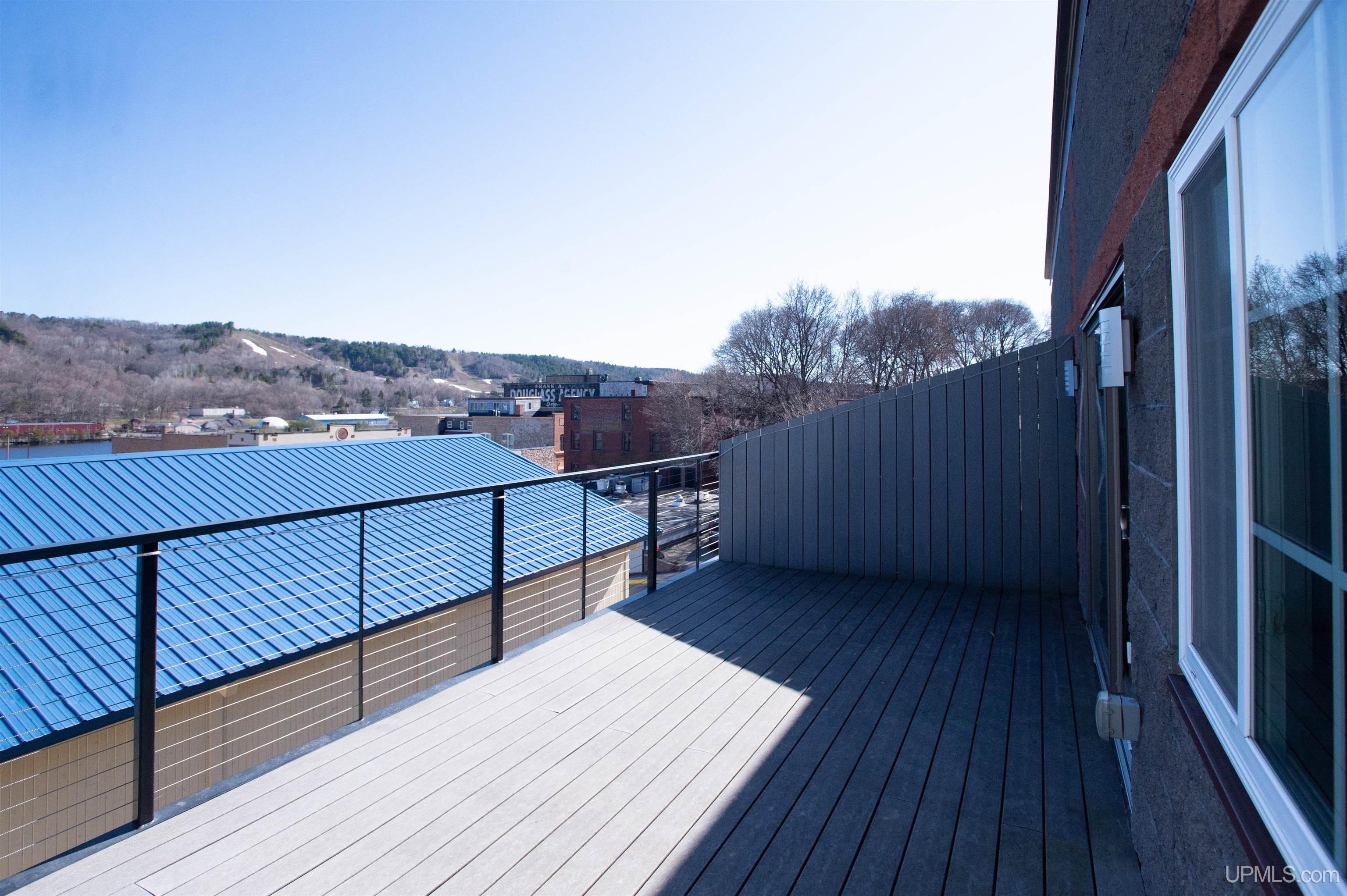 Houghton, Michigan, 49931, United States, 5 Bedrooms Bedrooms, ,2 BathroomsBathrooms,Residential,For Sale,1977730