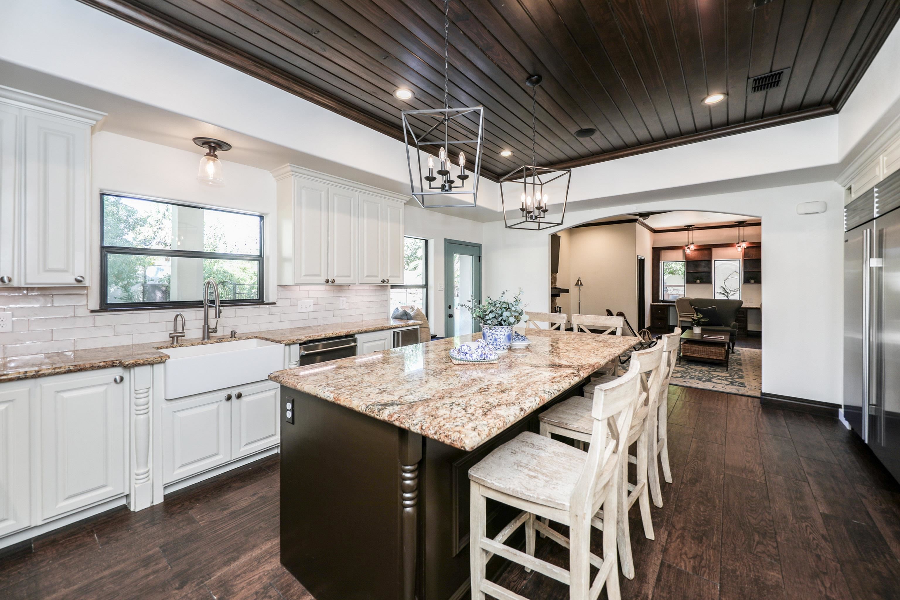 Laredo, Texas, 78041, United States, 4 Bedrooms Bedrooms, ,5 BathroomsBathrooms,Residential,For Sale,1989337