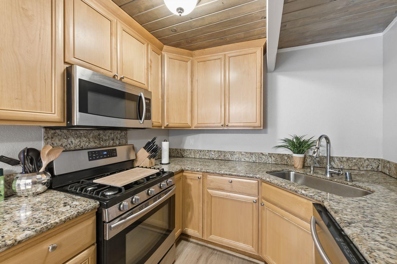 Redwood City, California, 94063, United States, ,Residential,For Sale,1990939