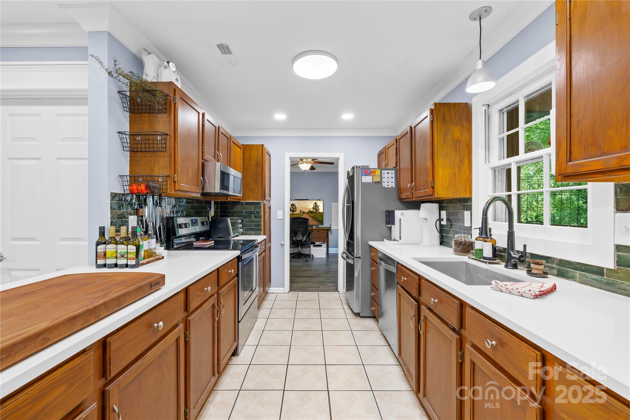 Matthews, North Carolina, 28105, United States, 3 Bedrooms Bedrooms, ,3 BathroomsBathrooms,Residential,For Sale,1948872