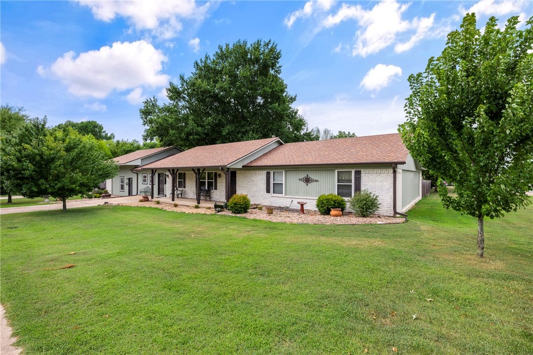 Rolling Hills Dr, Fayetteville, AR 72703