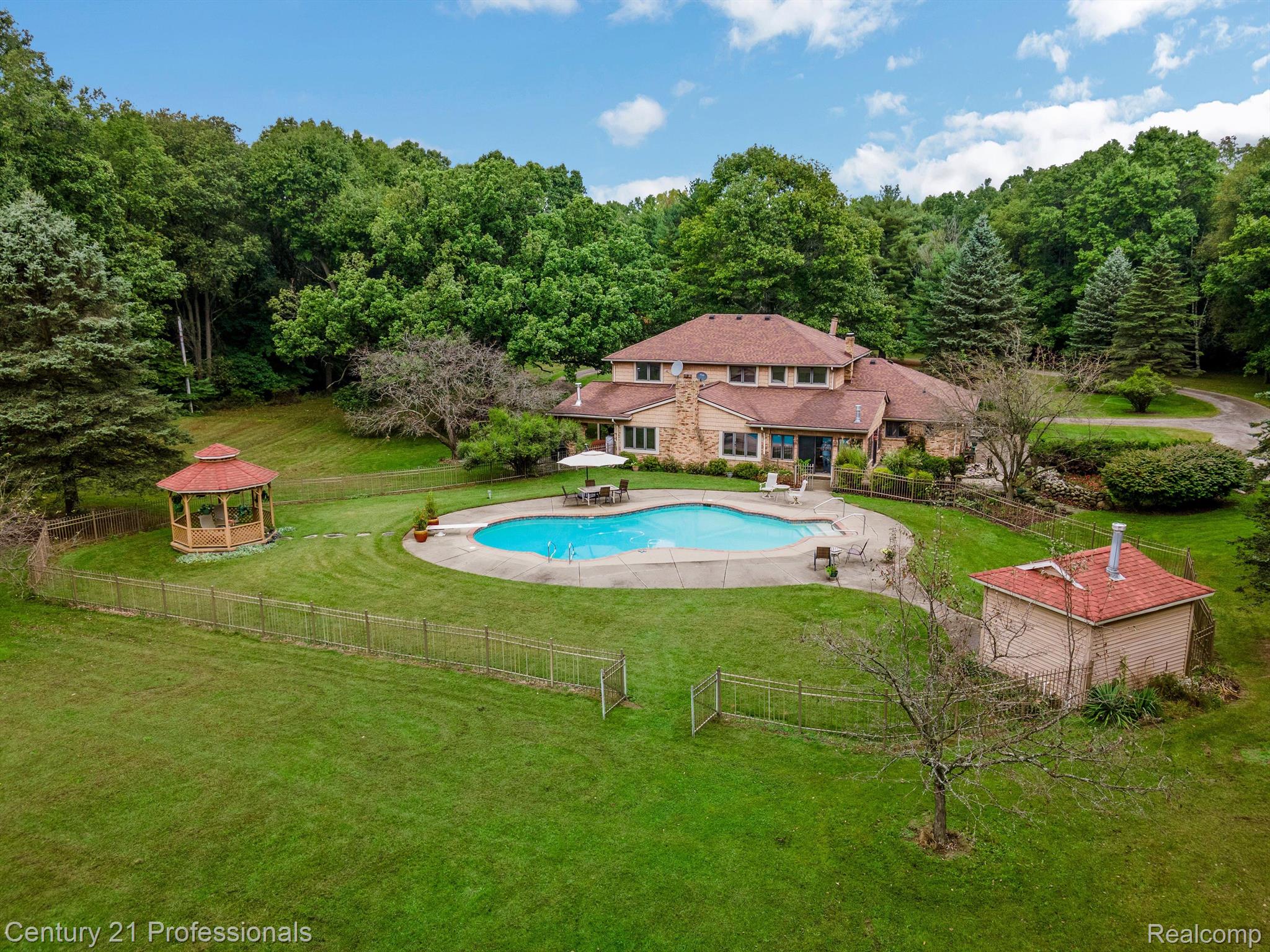 Holly, Michigan, 48442, United States, 4 Bedrooms Bedrooms, ,4 BathroomsBathrooms,Residential,For Sale,1943640