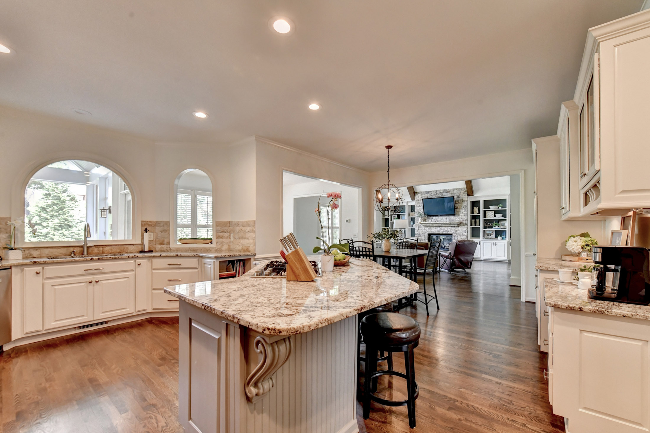  Stunning, Fully Renovated Glen Abbey Home Nestled in the Heart of Alpharetta - 物件實景