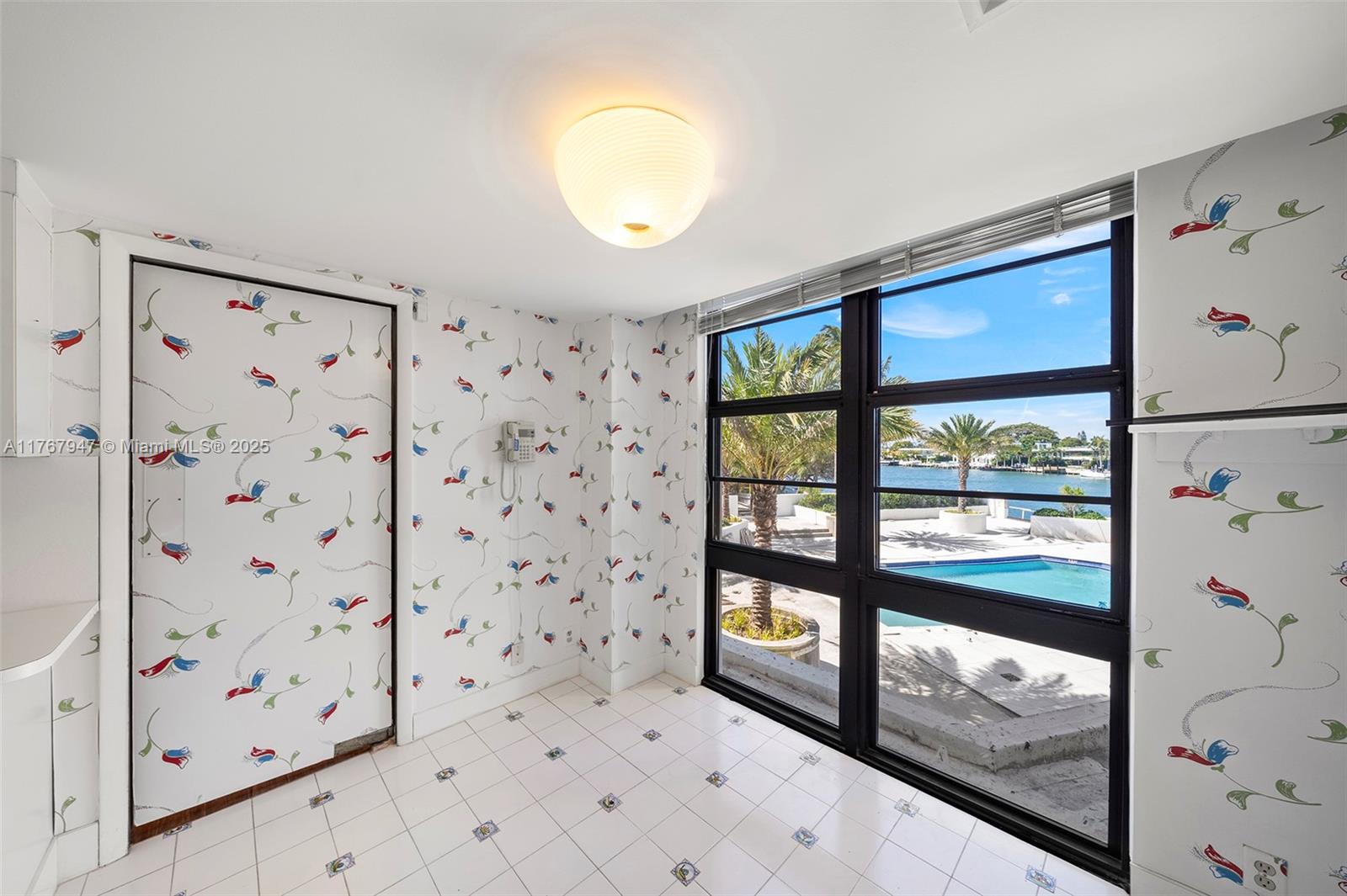 Miami Beach, Florida, 33140, United States, 3 Bedrooms Bedrooms, ,4 BathroomsBathrooms,Residential,For Sale,1745690