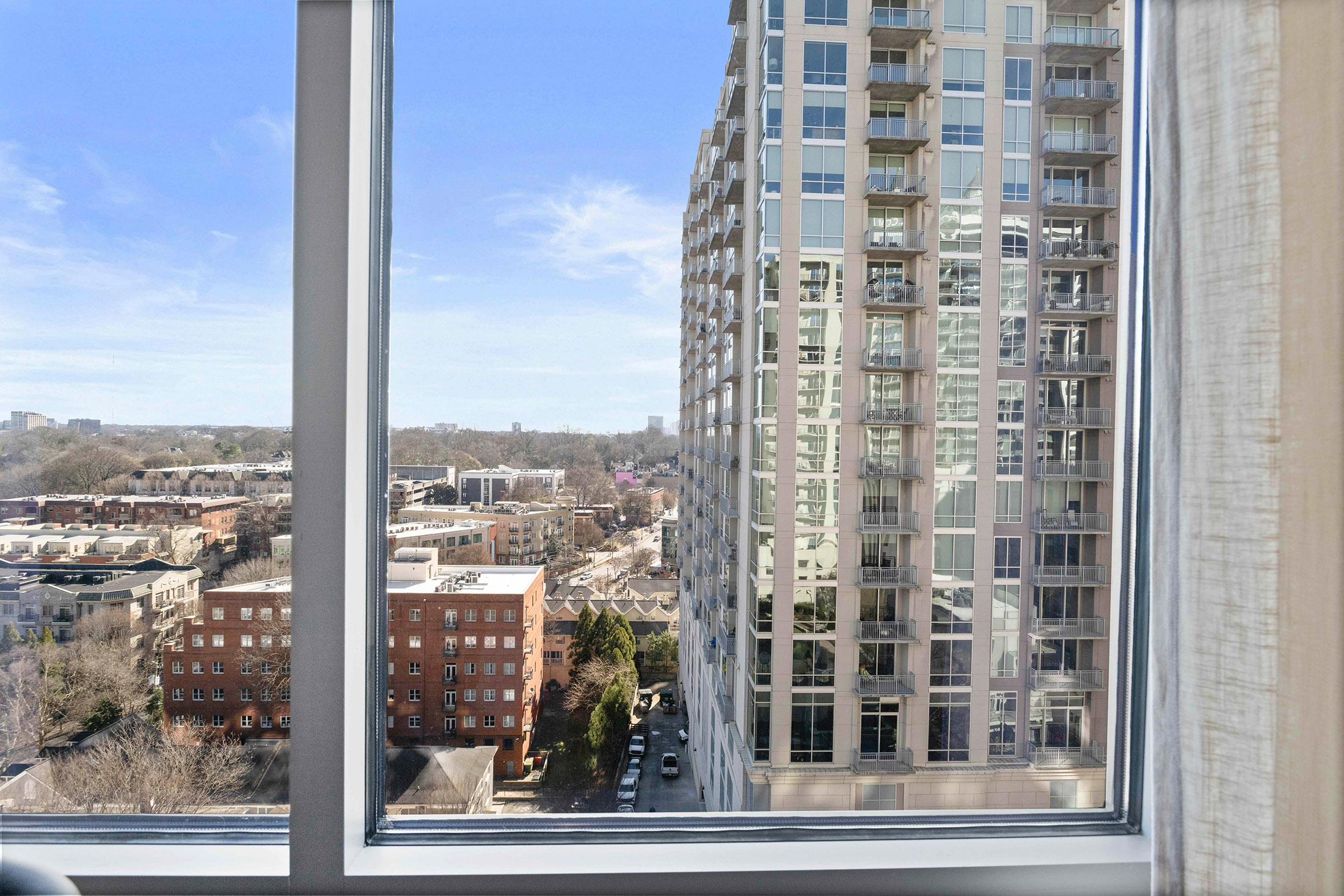  Modern Intown Living at Luxe - 物件實景