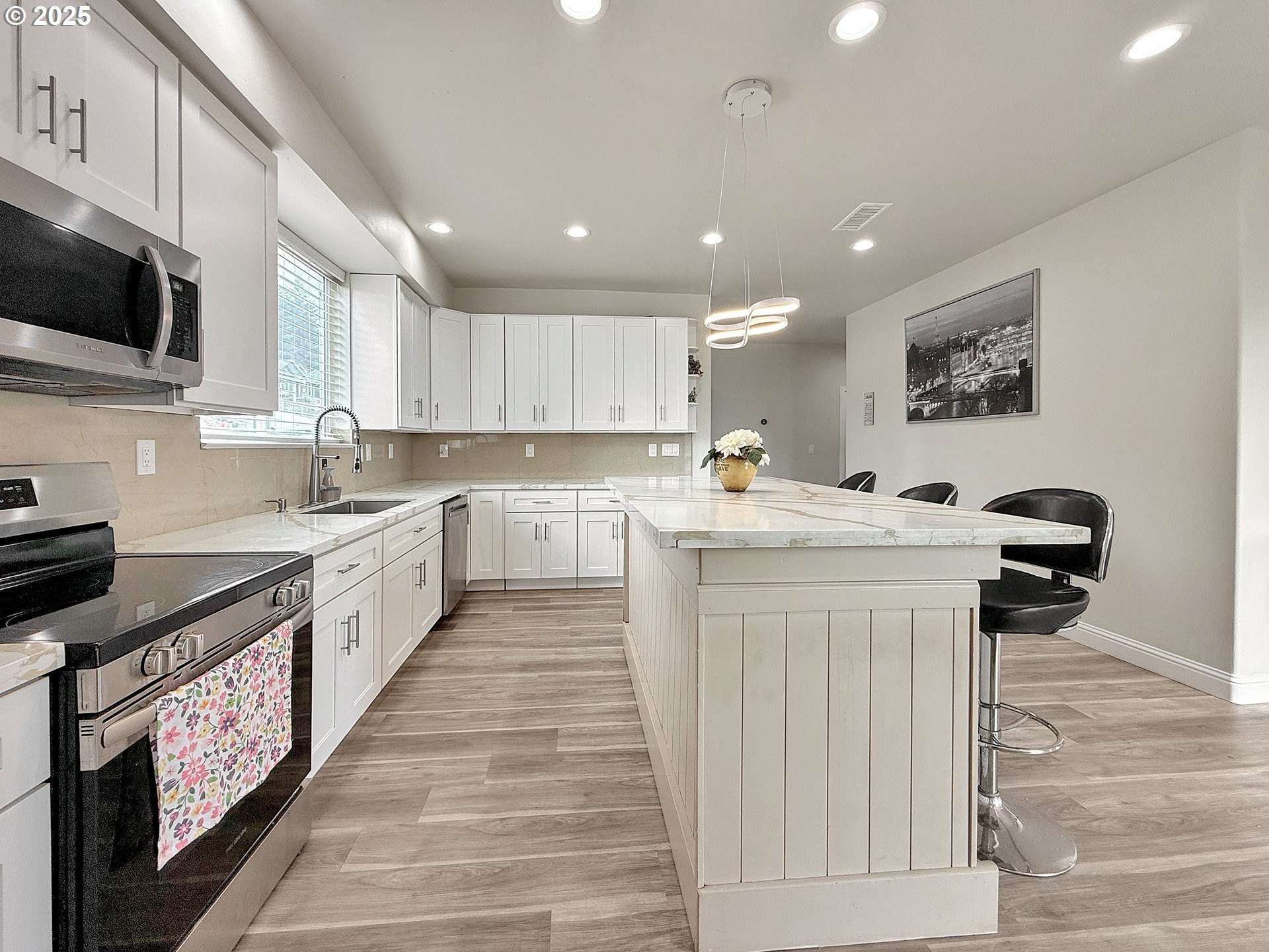 Brookings, Oregon, 97415, United States, 3 Bedrooms Bedrooms, ,3 BathroomsBathrooms,Residential,For Sale,1974762