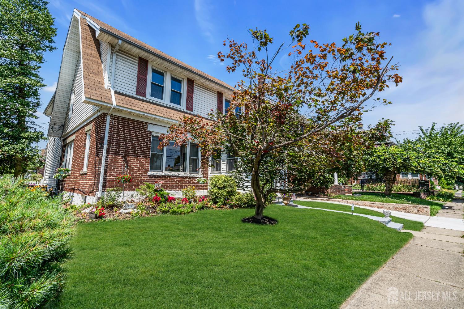 Woodbridge Proper, New Jersey, 07095, United States, 5 Bedrooms Bedrooms, ,2 BathroomsBathrooms,Residential,For Sale,1906051