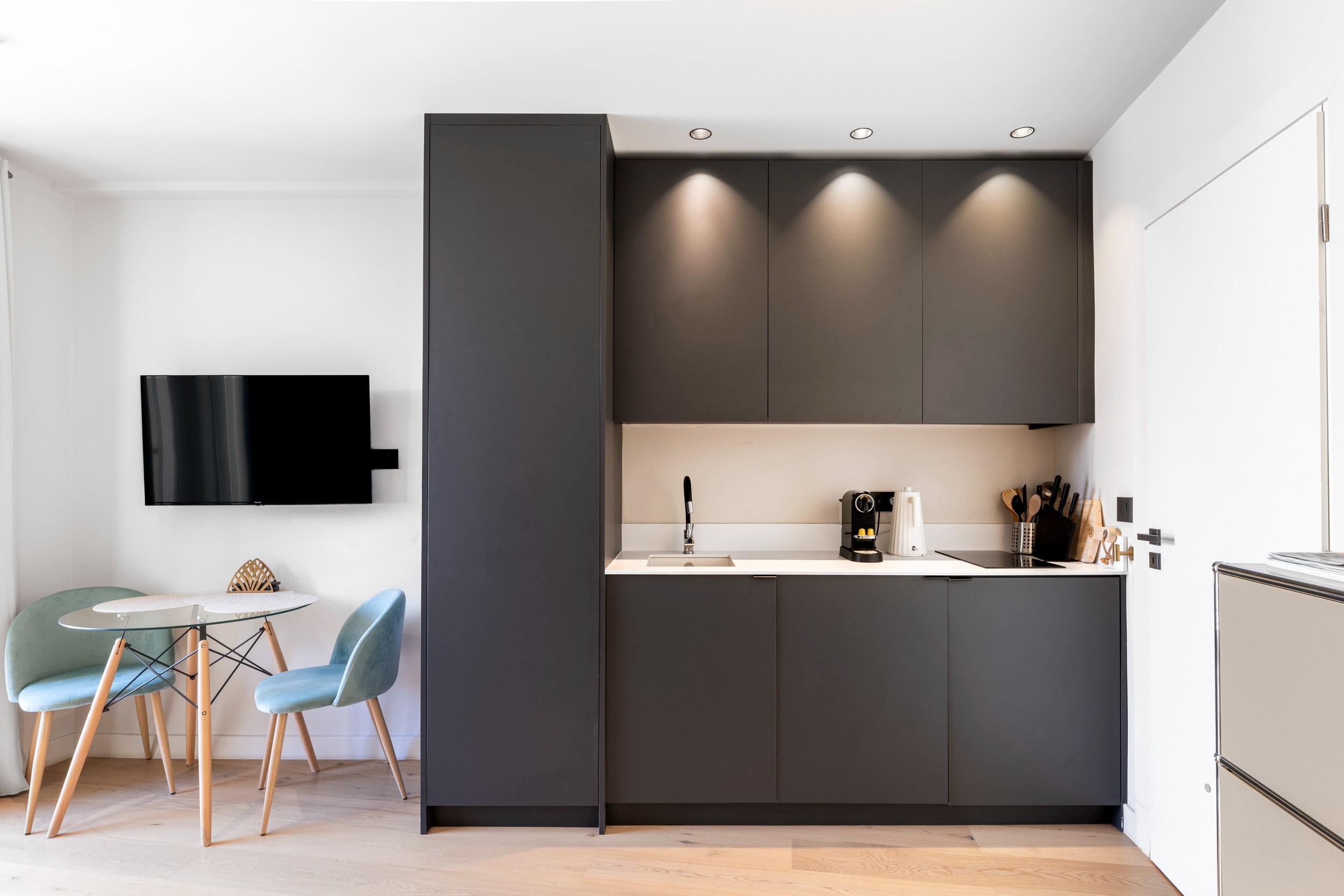  Studio apartment with sleeping area in Nice Carré d