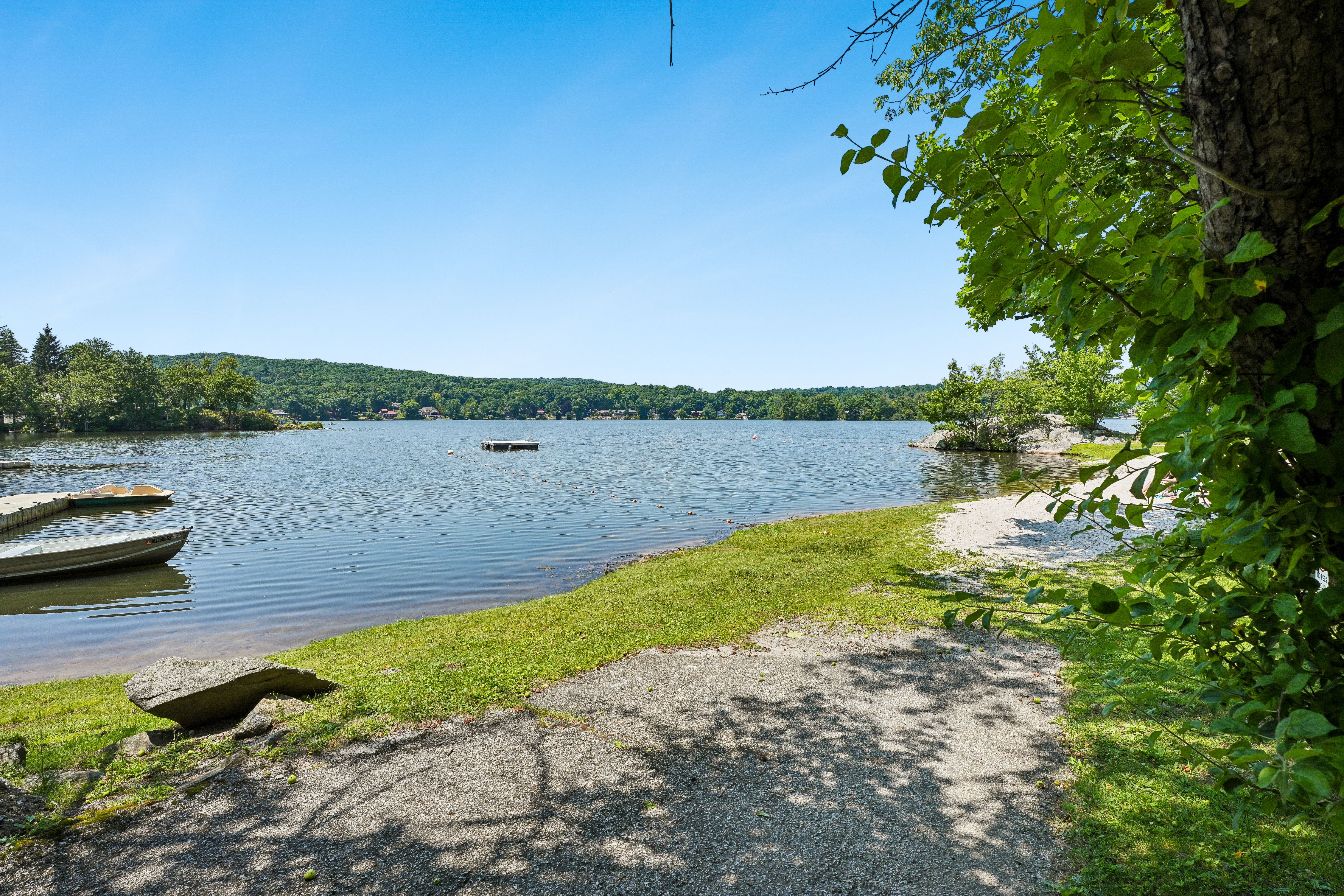  1009 Lakeside Drive East, Vernon Township, NJ 07422 - 物件實景