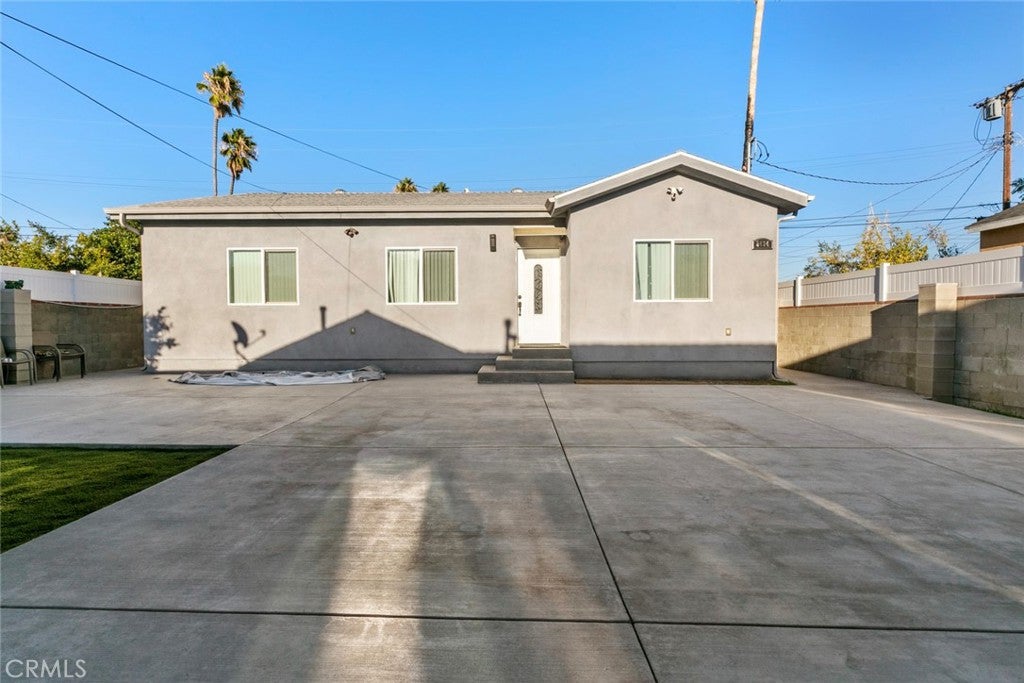 Sun Valley, California, 91352, United States, 5 Bedrooms Bedrooms, ,3 BathroomsBathrooms,Residential,For Sale,1987876