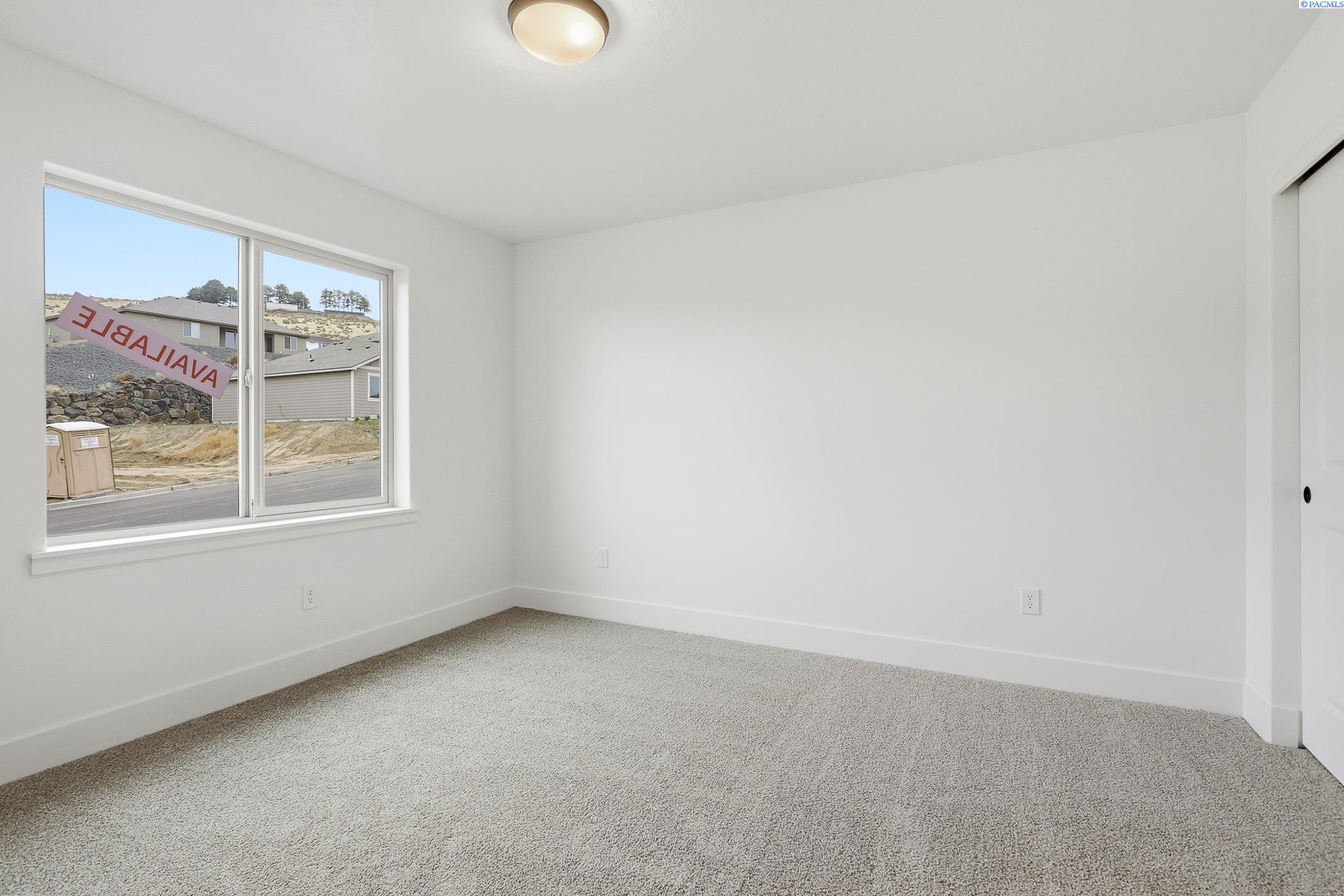 Kennewick, Washington, 99338, United States, 3 Bedrooms Bedrooms, ,2 BathroomsBathrooms,Residential,For Sale,2000655